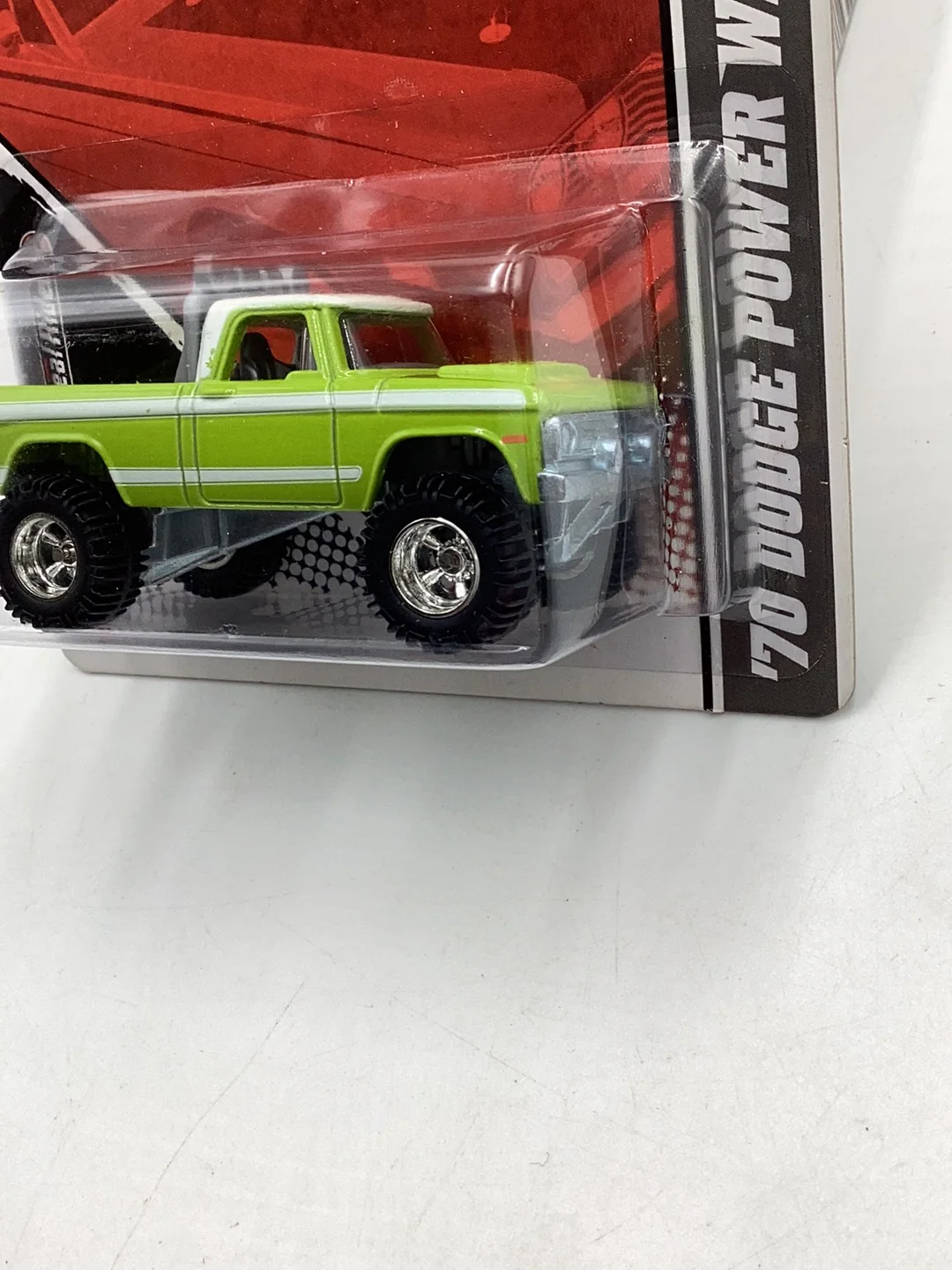 Hot wheels garage 70 Dodge Power Wagon RARE green with protector - Image 4