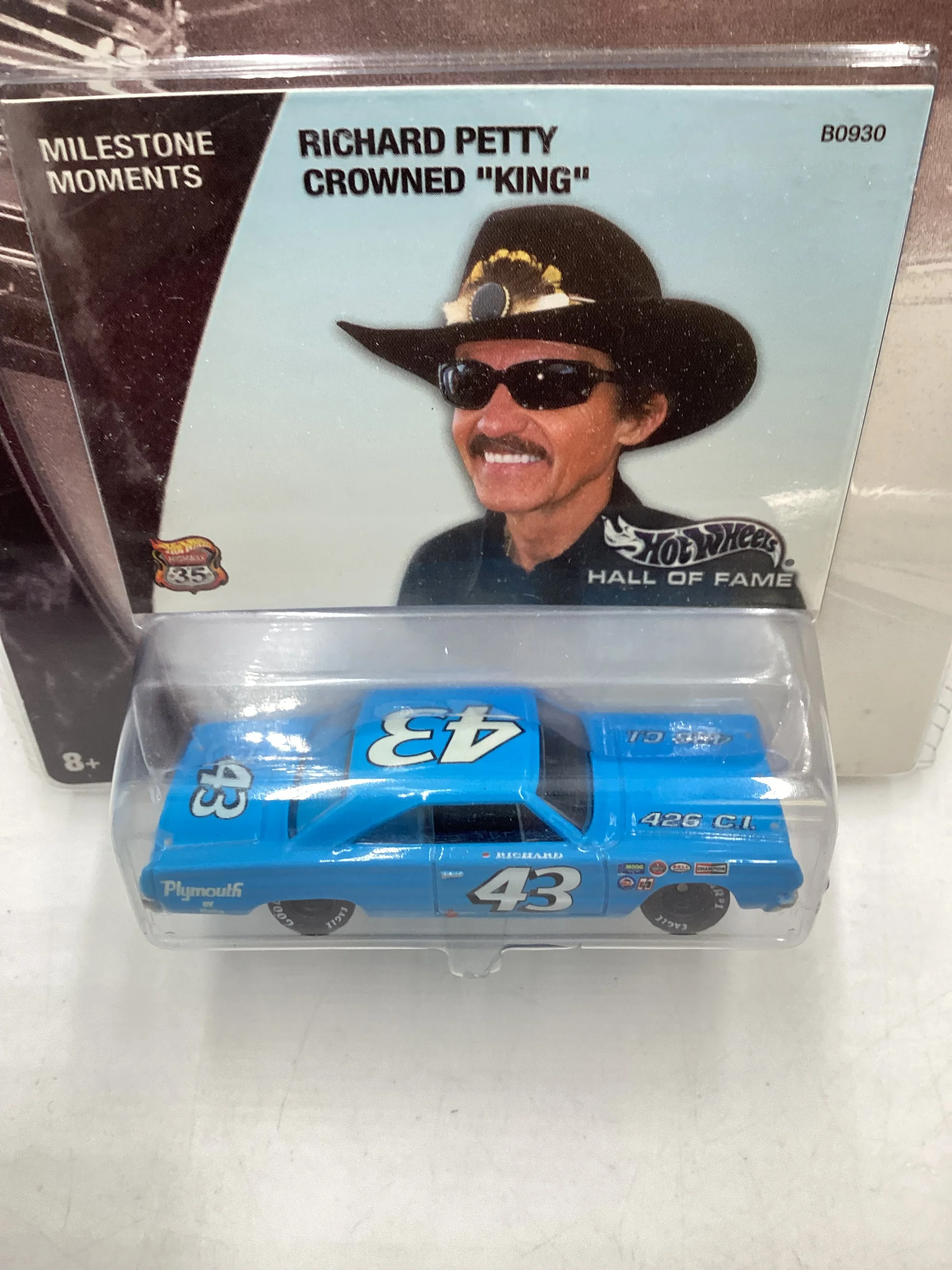 Hot wheels Hall of Fame Milestone Moments 67 Plymouth Richard Petty Crowned King - Image 7