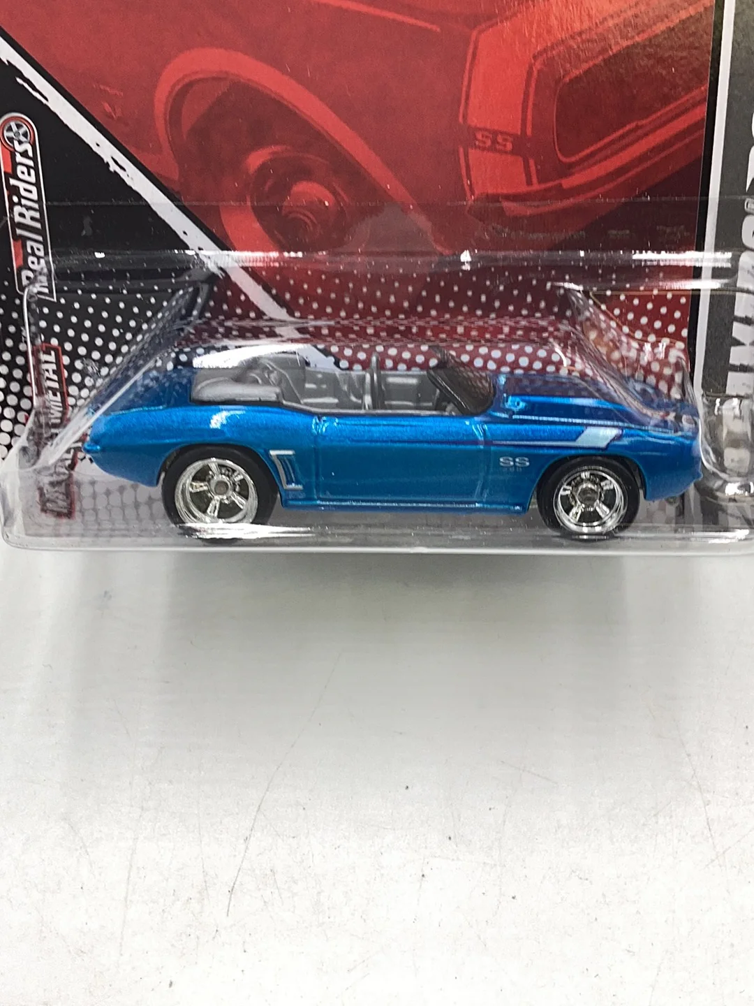 Hot wheels Larrys garage 69 Camaro Convertible 14/22 with protector - Image 3