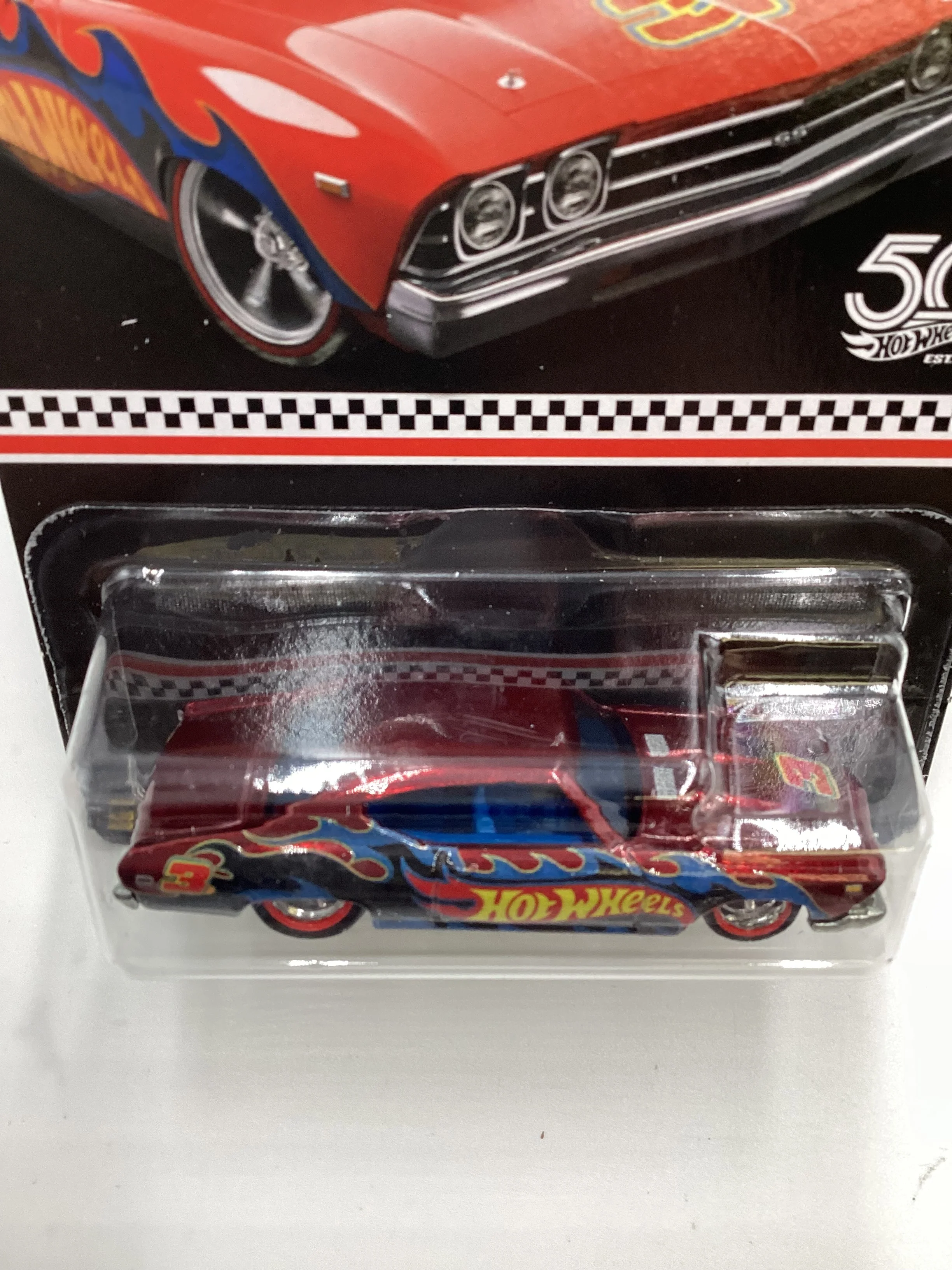 Hot Wheels Mail #3 in 2018 Collectors Edition 1969 Chevelle SS 396 Red with protector - Image 6