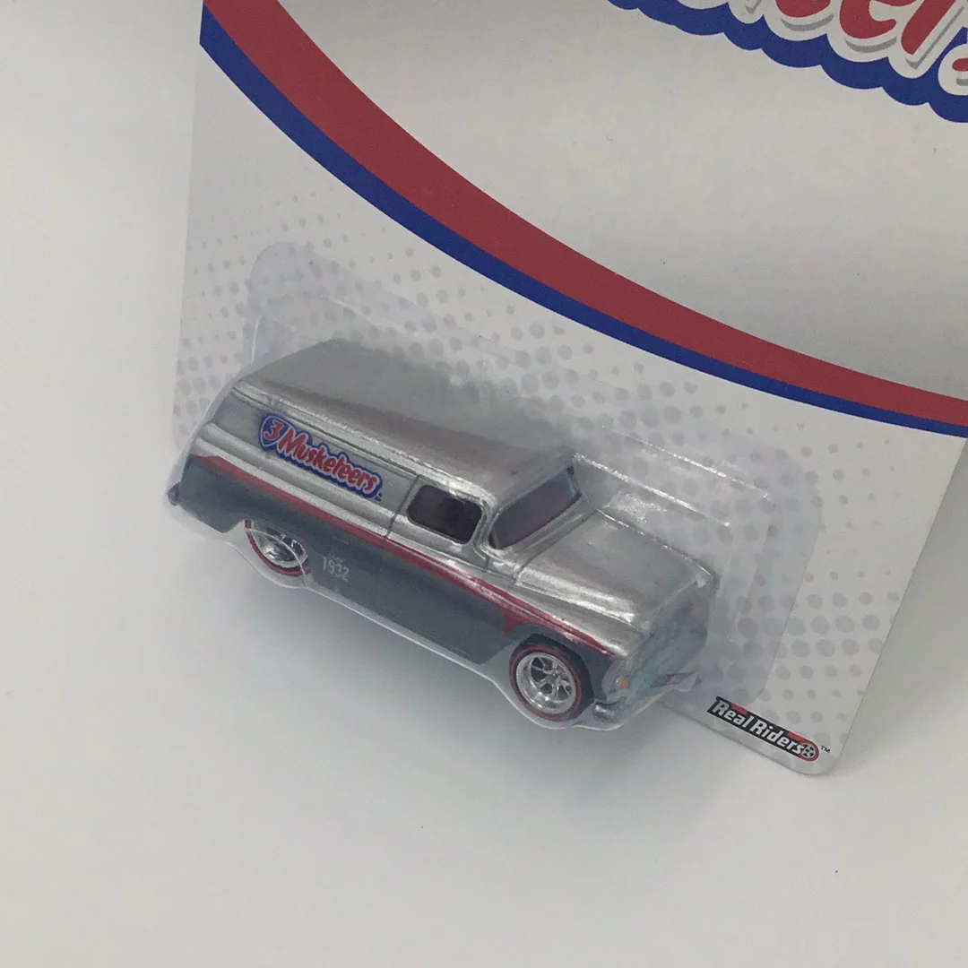 Hot Wheels Pop Culture 3 Musketeers 55 Chevy Panel H2 - Image 3