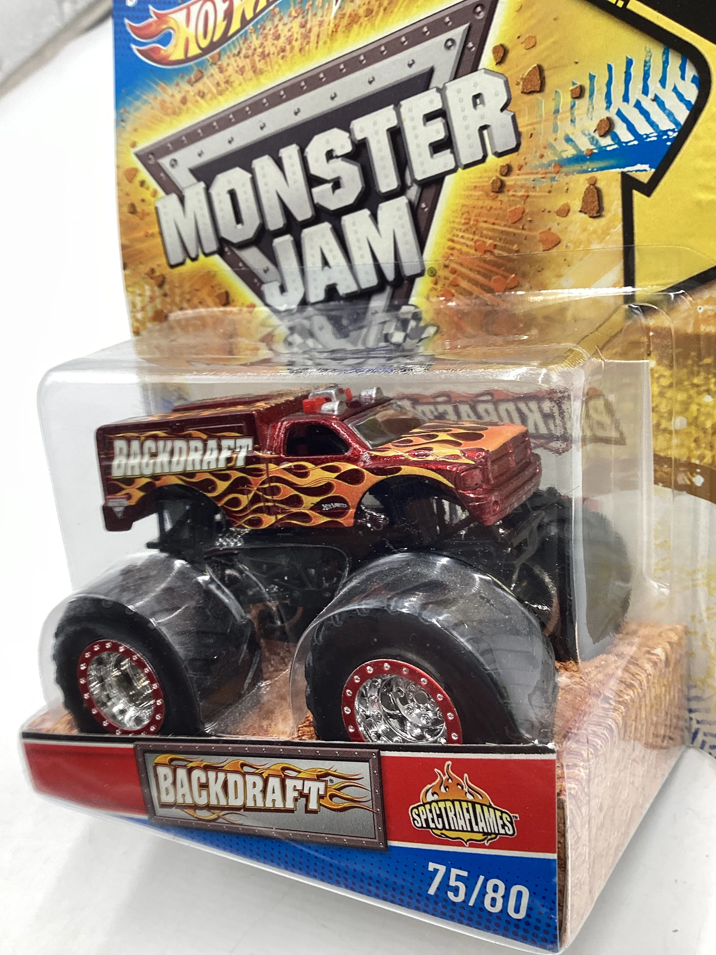 Hot Wheels Monster Jam Backdraft Spectraflame 124A - Image 4