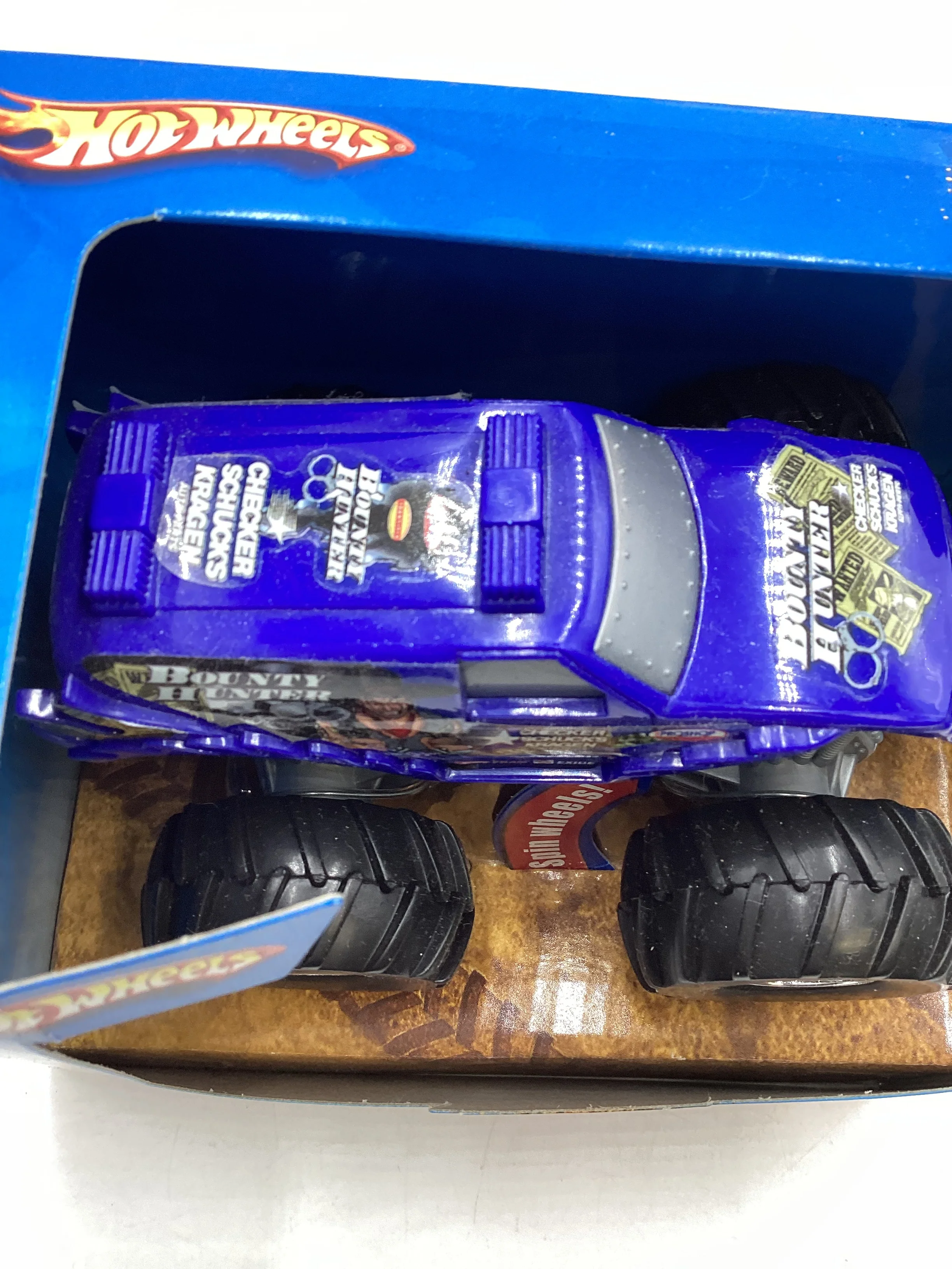 Hot Wheels Monster Jam Rev Tredz Bounty Hunter - Image 4