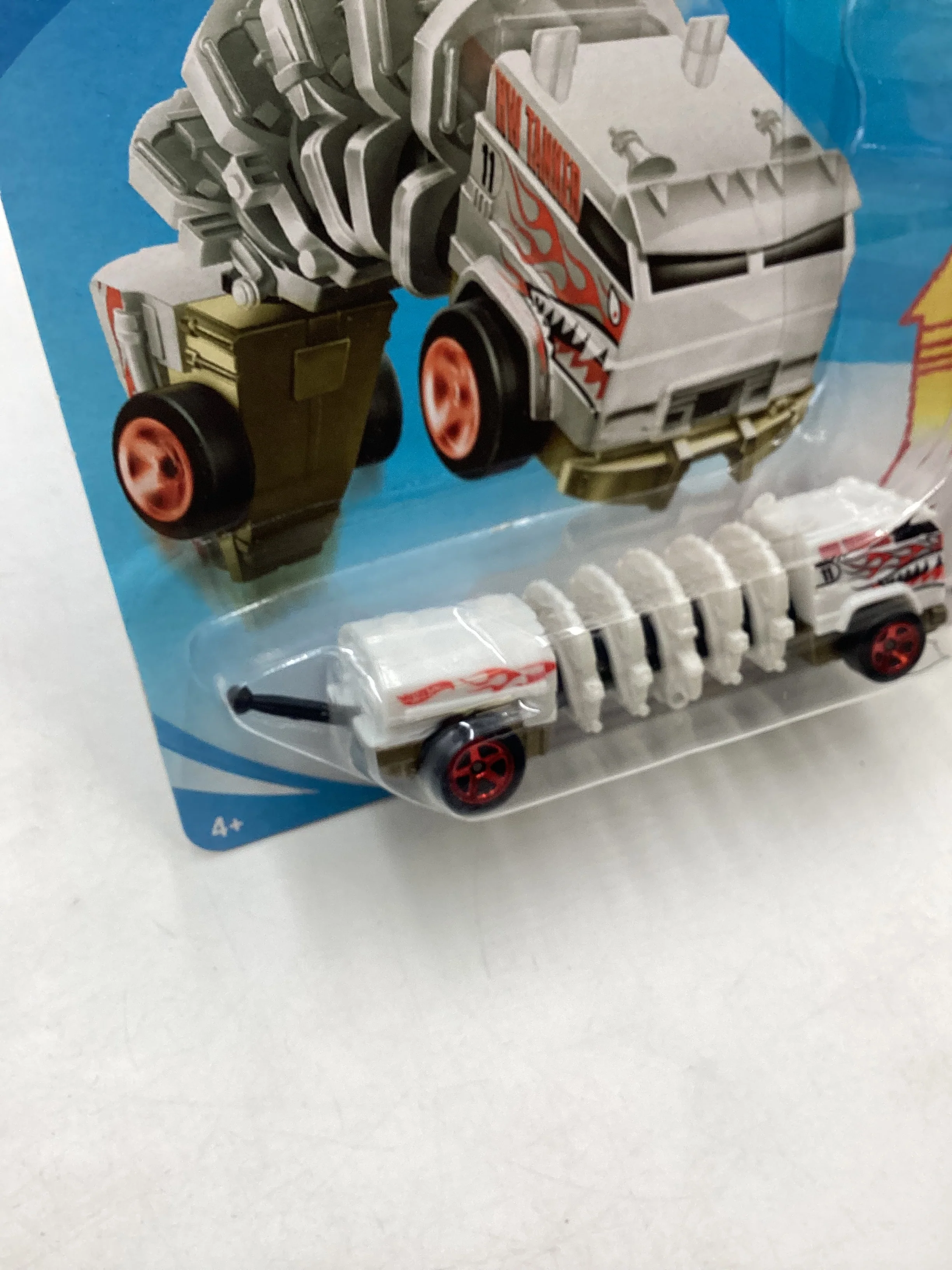 Hot Wheels Mutant Machines Power Tread - Image 5