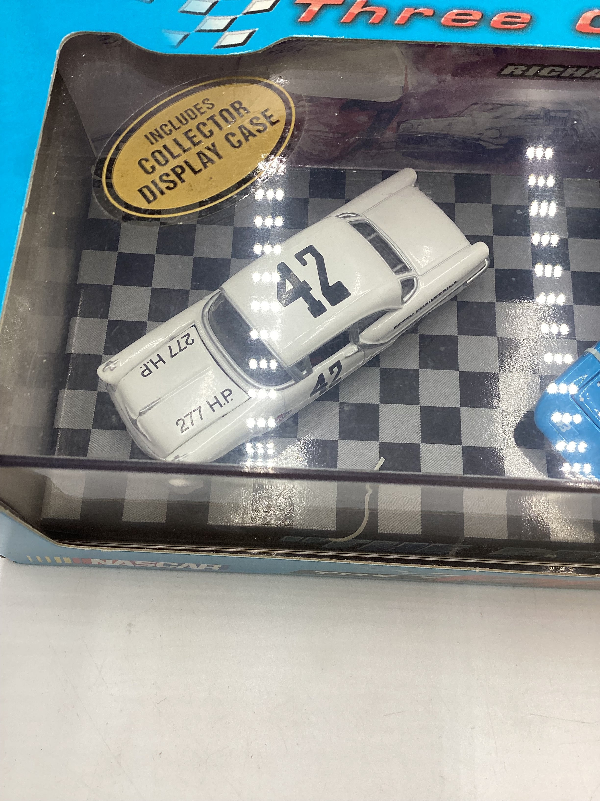 Hot Wheels Nascar The Petty Racing Family Lees 57 Olsmobile Richards 70 Plymouth Superbird Kyle’s 97 Pontiac Grand Prix - Image 6