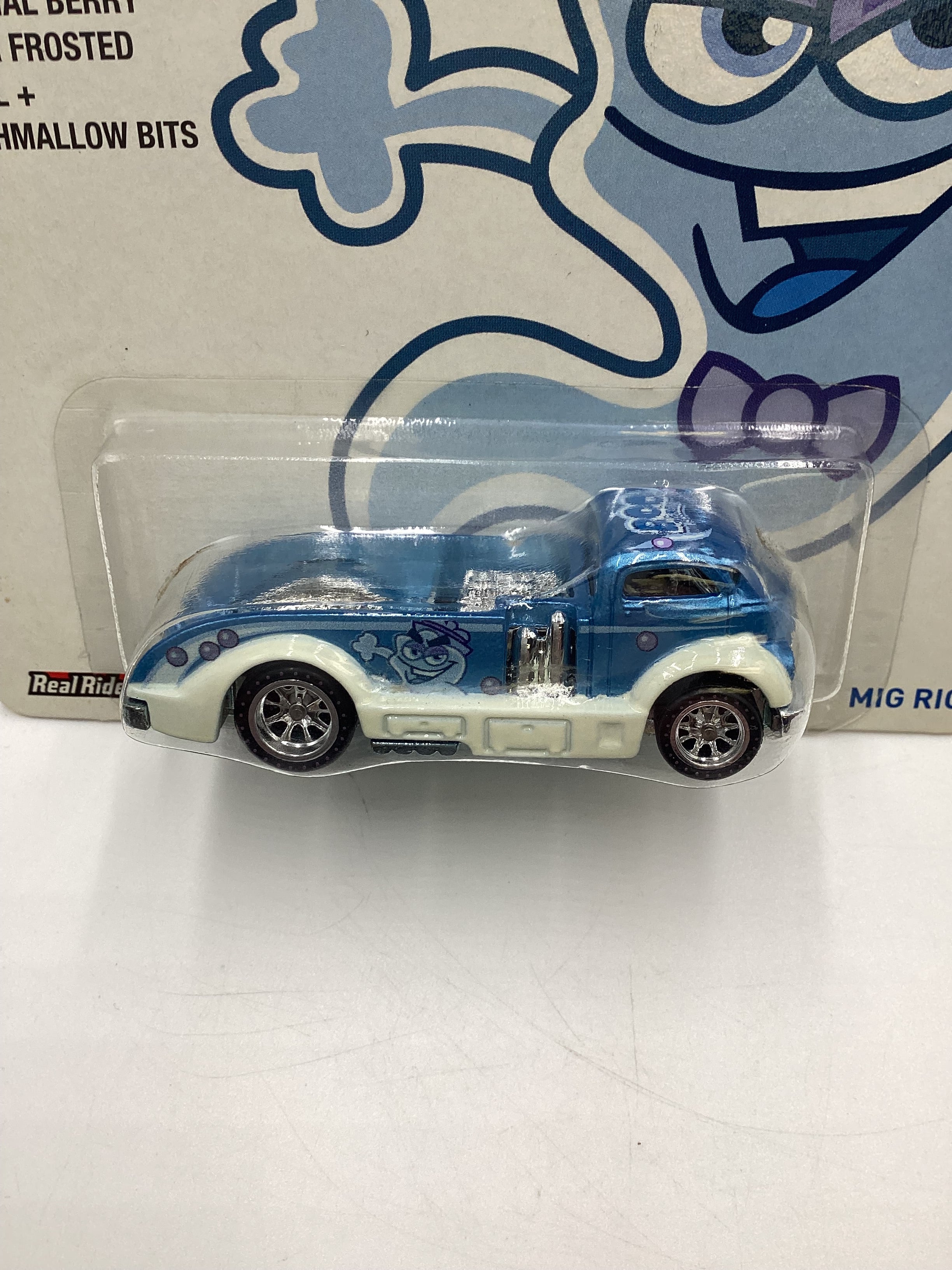 Hot Wheels Pop Culture General Mills Boo Berry Mig Rig Blue/White 262H - Image 3
