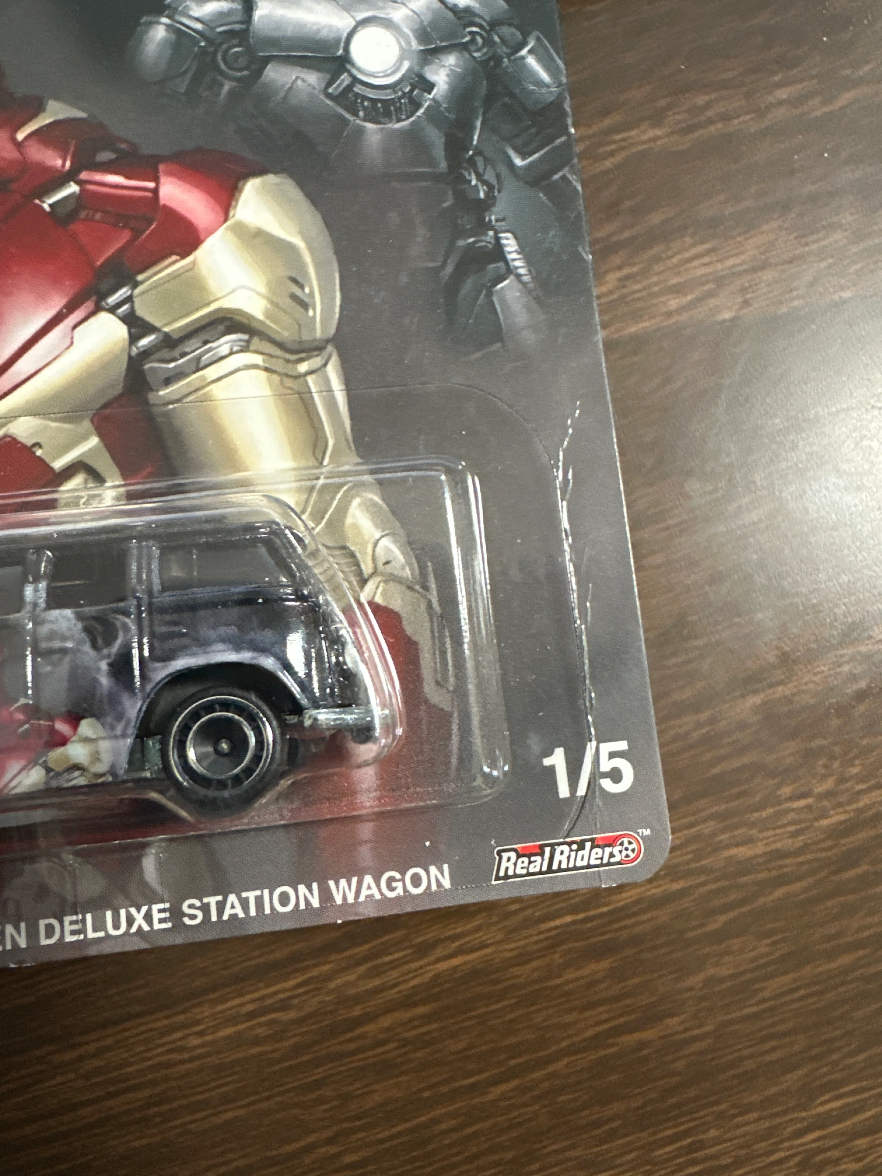 Hot wheels pop culture marvel studios Iron man Volkswagen Deluxe Station Wagon creased card 262i - Image 6