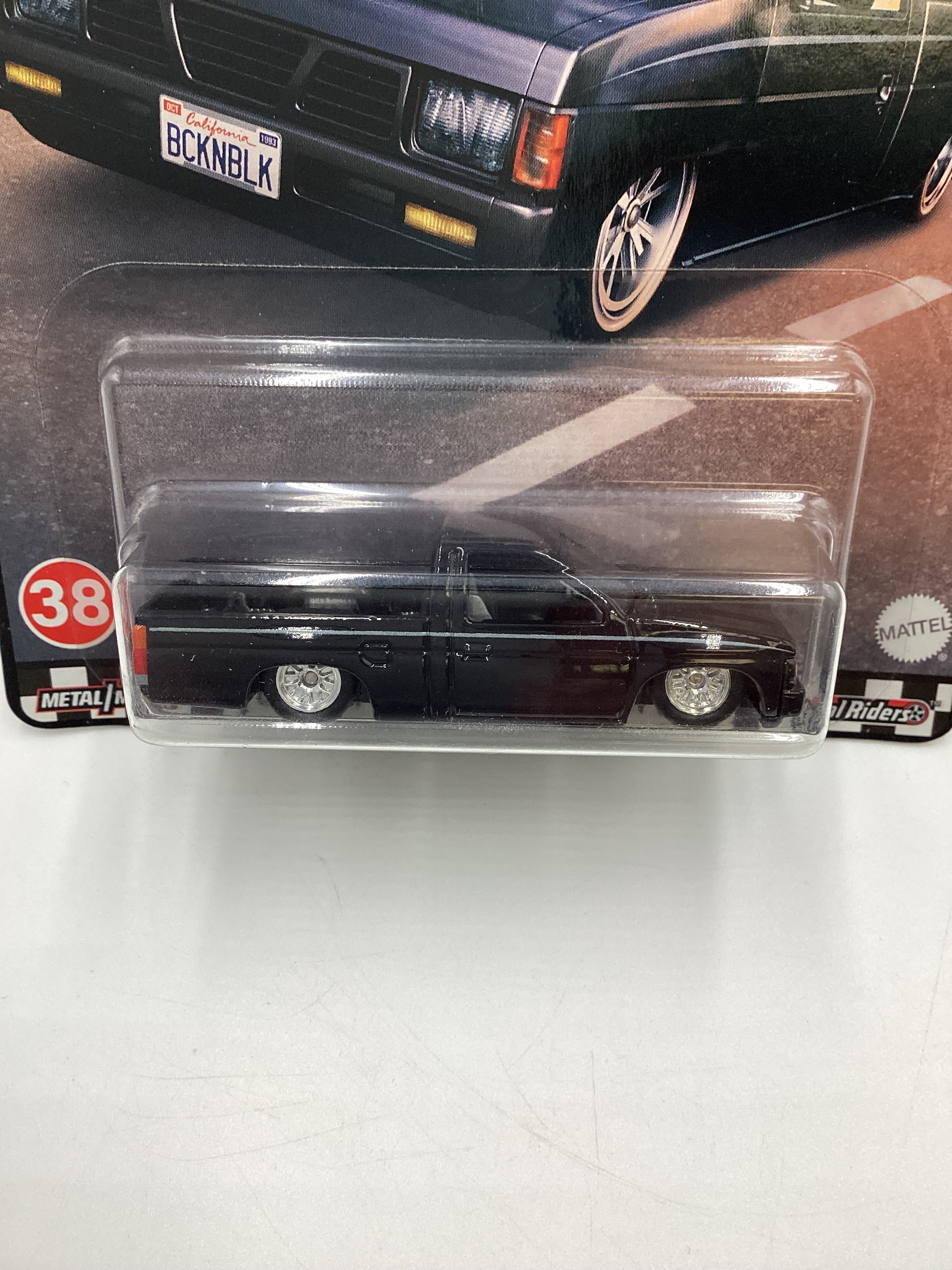 Hot Wheels Premium Boulevard #38 Custom ‘93 Nissan Hardbody Black w/ protector - Image 3