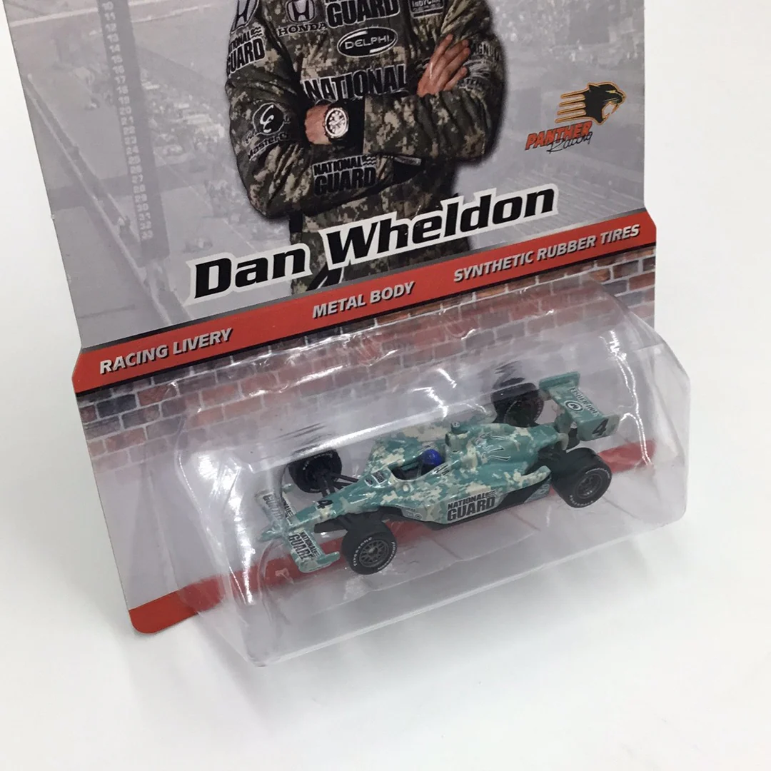 hot wheels Racing IndyCar Series #4 Dan Wheldon National guard - Image 4