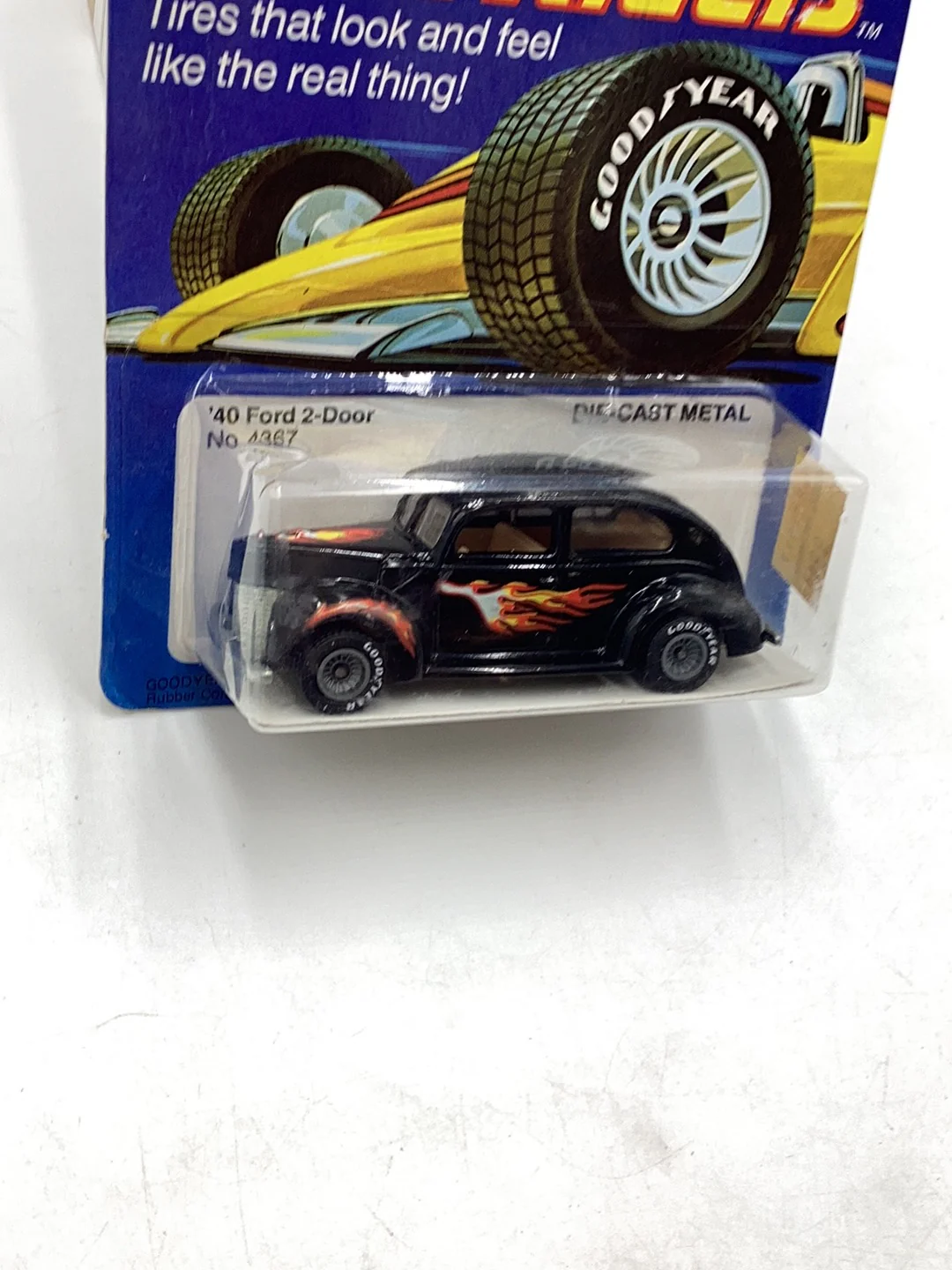 Hot Wheels Real Riders 40 Ford 2-door with protector - Image 4