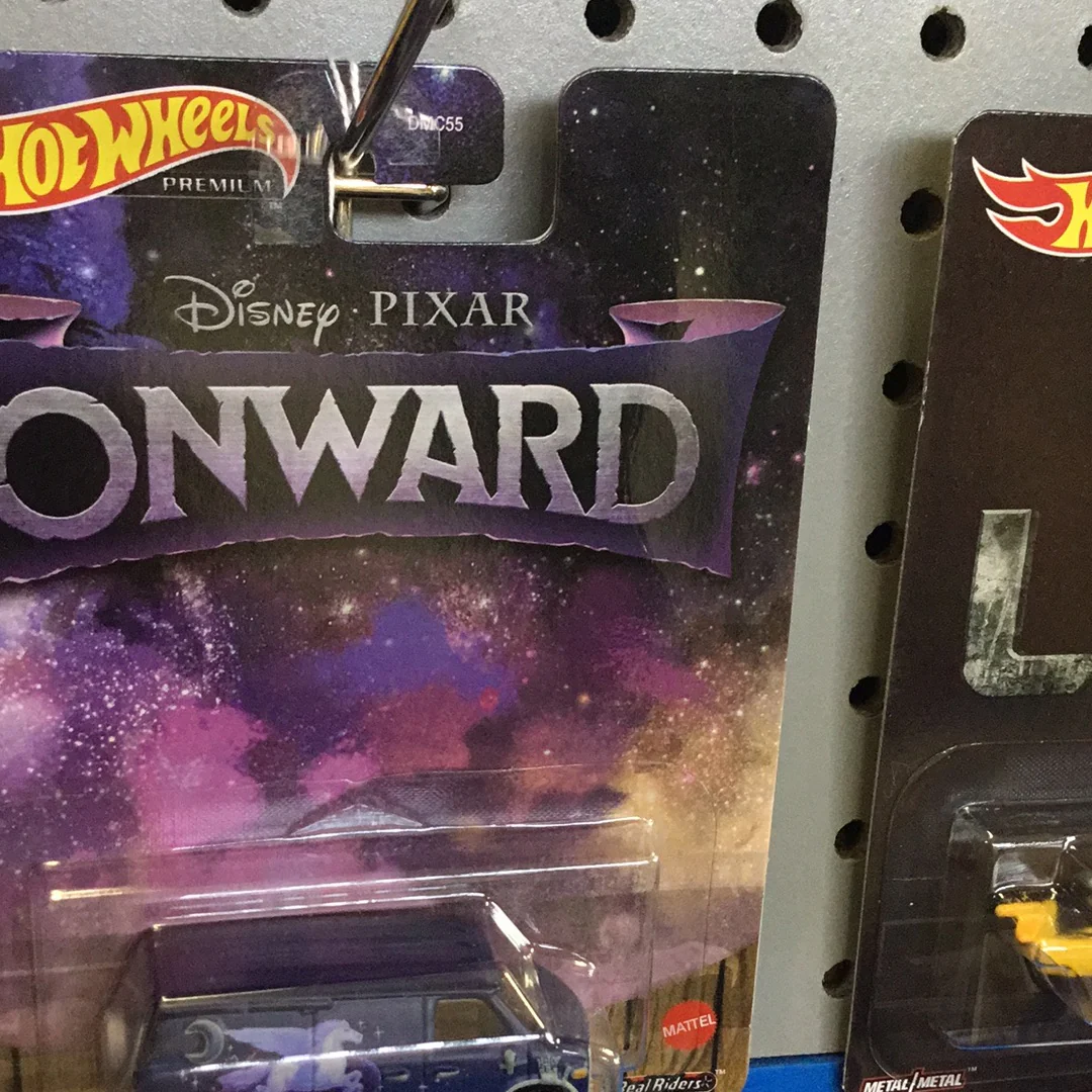 Hot wheels retro entertainment Pixar Onward Guinevere 272A - Image 6