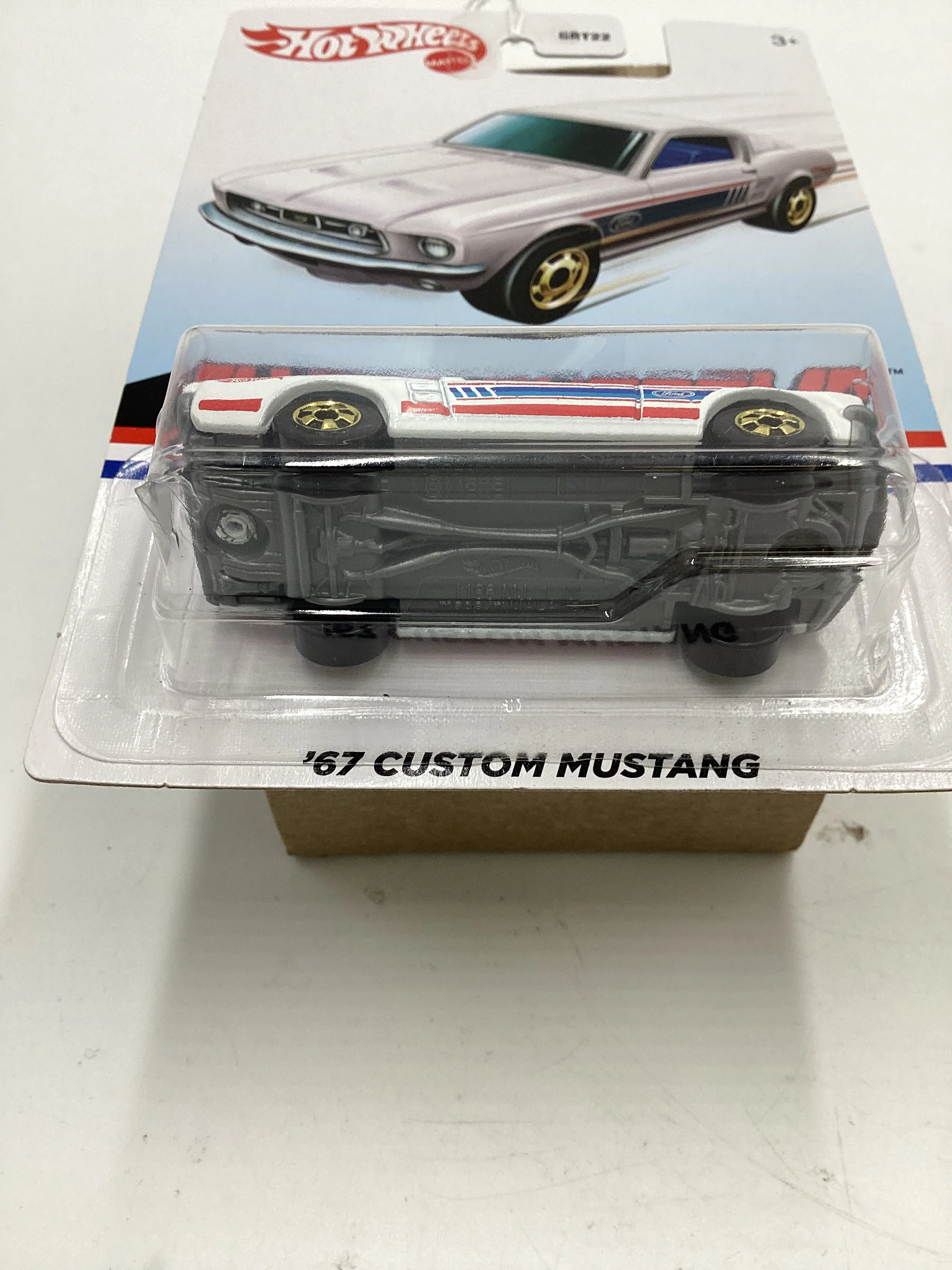Hot Wheels Target Exclusive Flying Customs 67 Custom Mustang White Cracked Blister 157E - Image 6