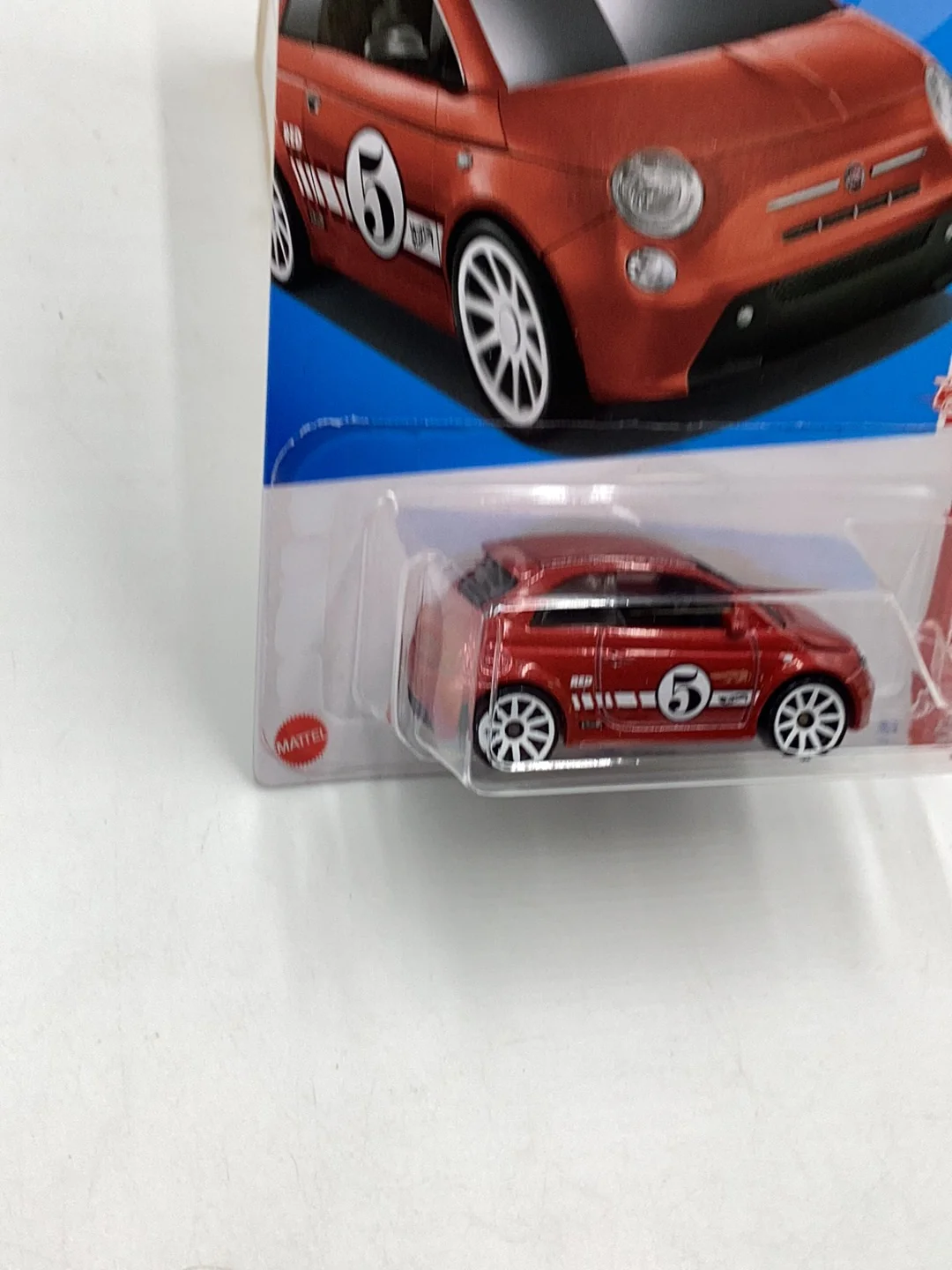 Hot Wheels Target Red #22 Fiat 500e - Image 3