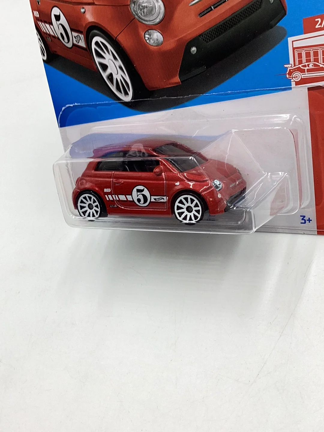 Hot Wheels Target Red #22 Fiat 500e - Image 4