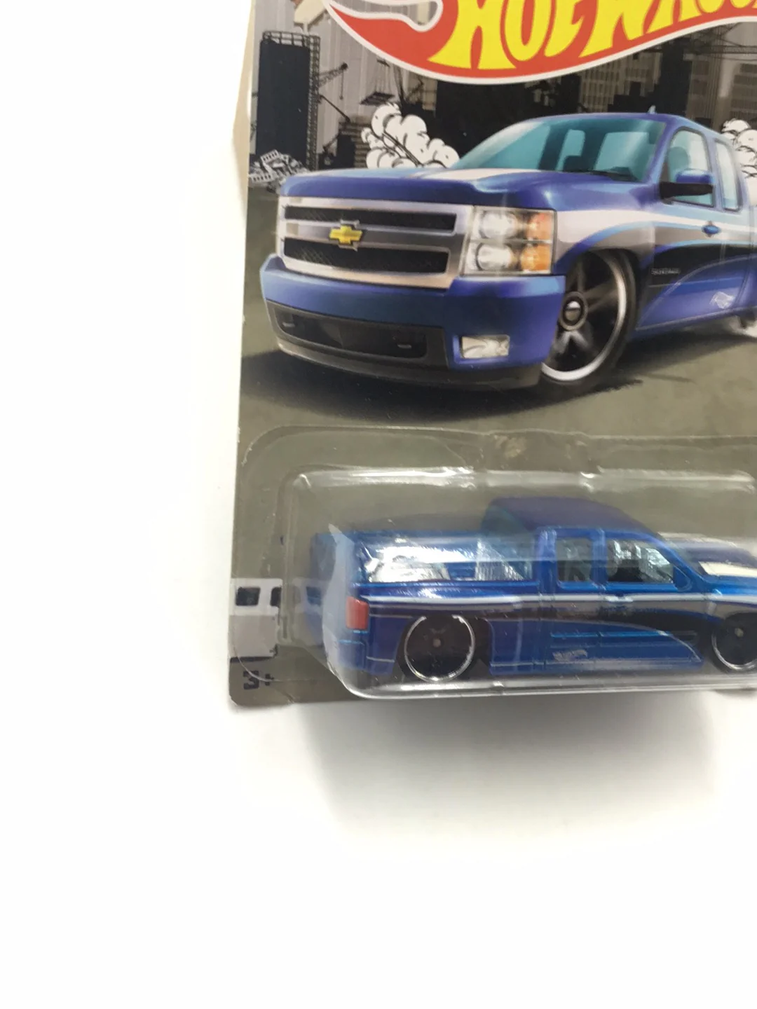 Hot Wheels Truck Series 7/8 Chevy Silverado (Bad Card) BB2 - Image 4