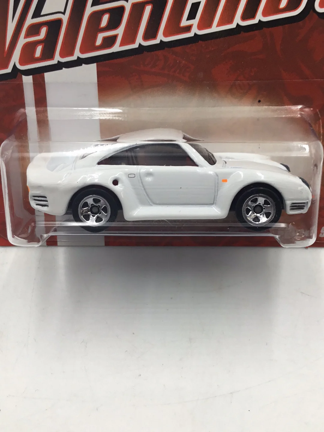 Hot Wheels Valentines Porsche 959 Walmart Exclusive with protector - Image 2