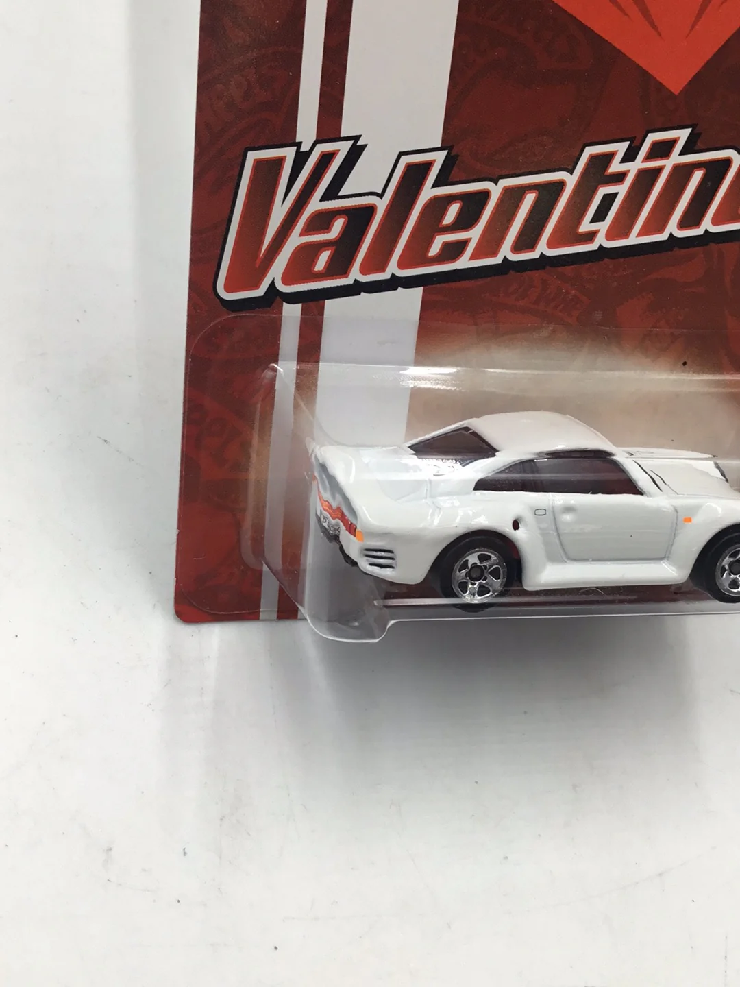 Hot Wheels Valentines Porsche 959 Walmart Exclusive with protector - Image 3