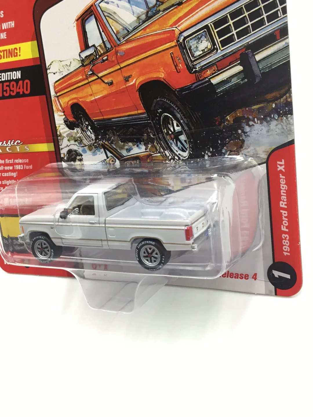Johnny Lightning 1983 Ford Ranger XL White Lightning Chase version - Image 4