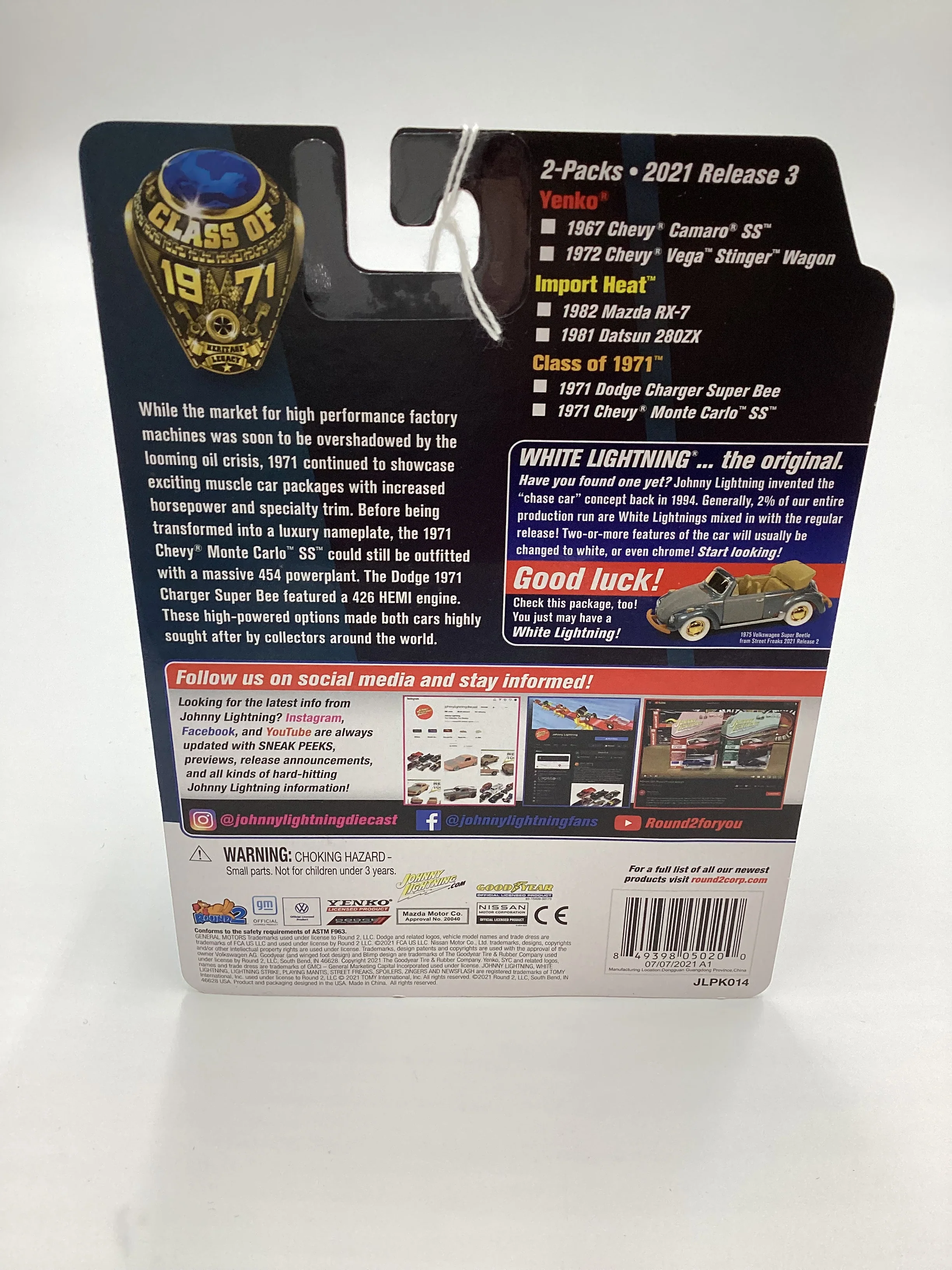Johnny Lightning Class of 71 2 Pack Release 3 Version B 1971 Dodge Charger Super Bee White 1971 Chevy Monte Carlo SS Beige 231C - Image 8
