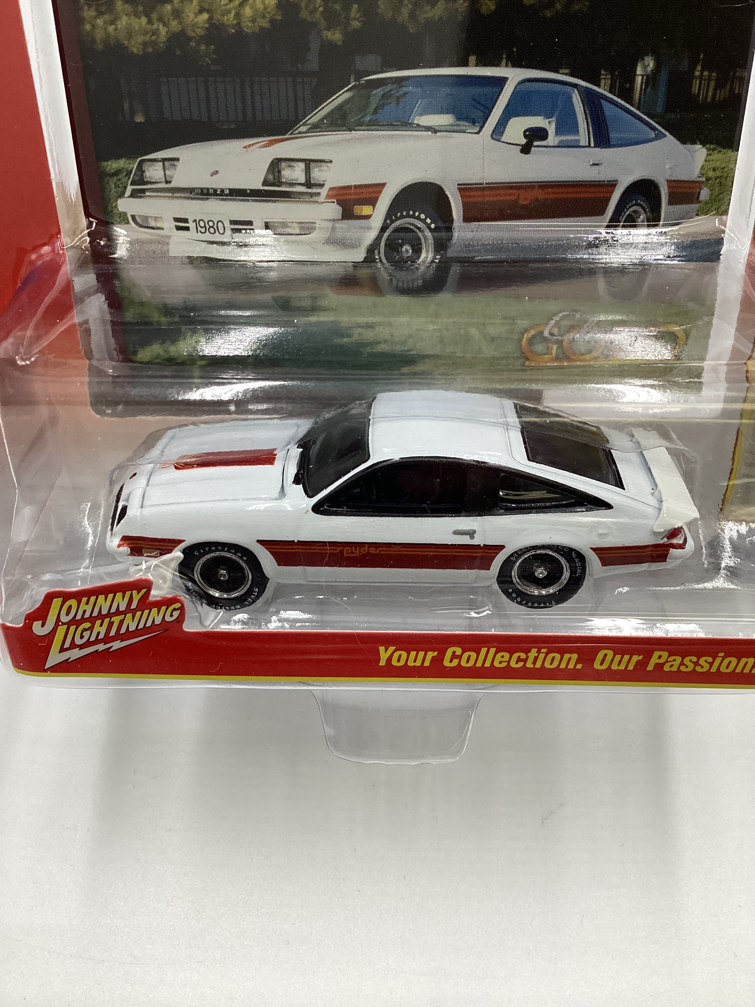 Johnny Lightning Classic Gold #11 Chevrolet 1980 Chevy Monza Spyder White 220A - Image 3