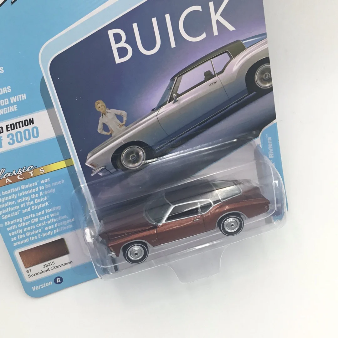 Johnny lightning Classic Gold 1971 Buick Riviera White Lightning W/ Protector VHTF - Image 3