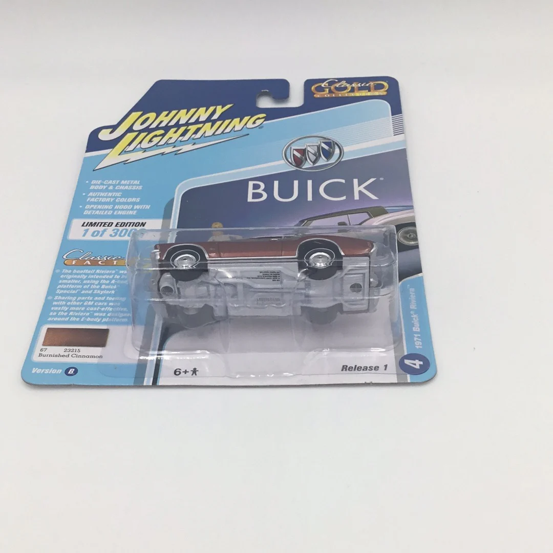 Johnny lightning Classic Gold 1971 Buick Riviera White Lightning W/ Protector VHTF - Image 4