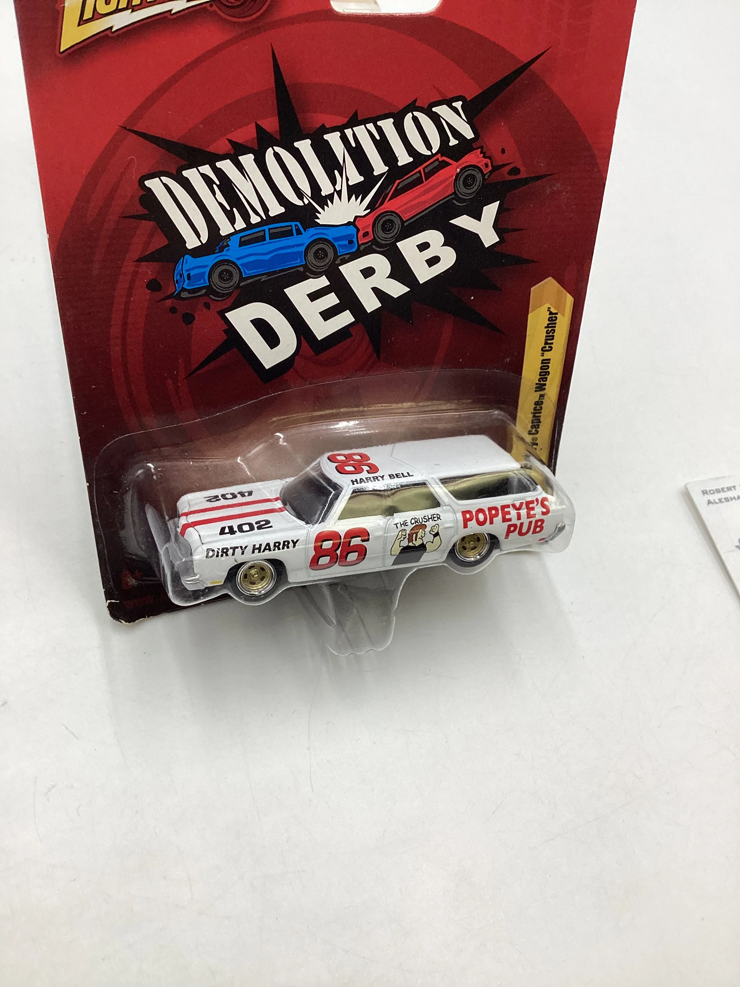 Johnny Lightning Demolition Derby #15 1973 Chevy Caprice Wagon Crusher White - Image 5
