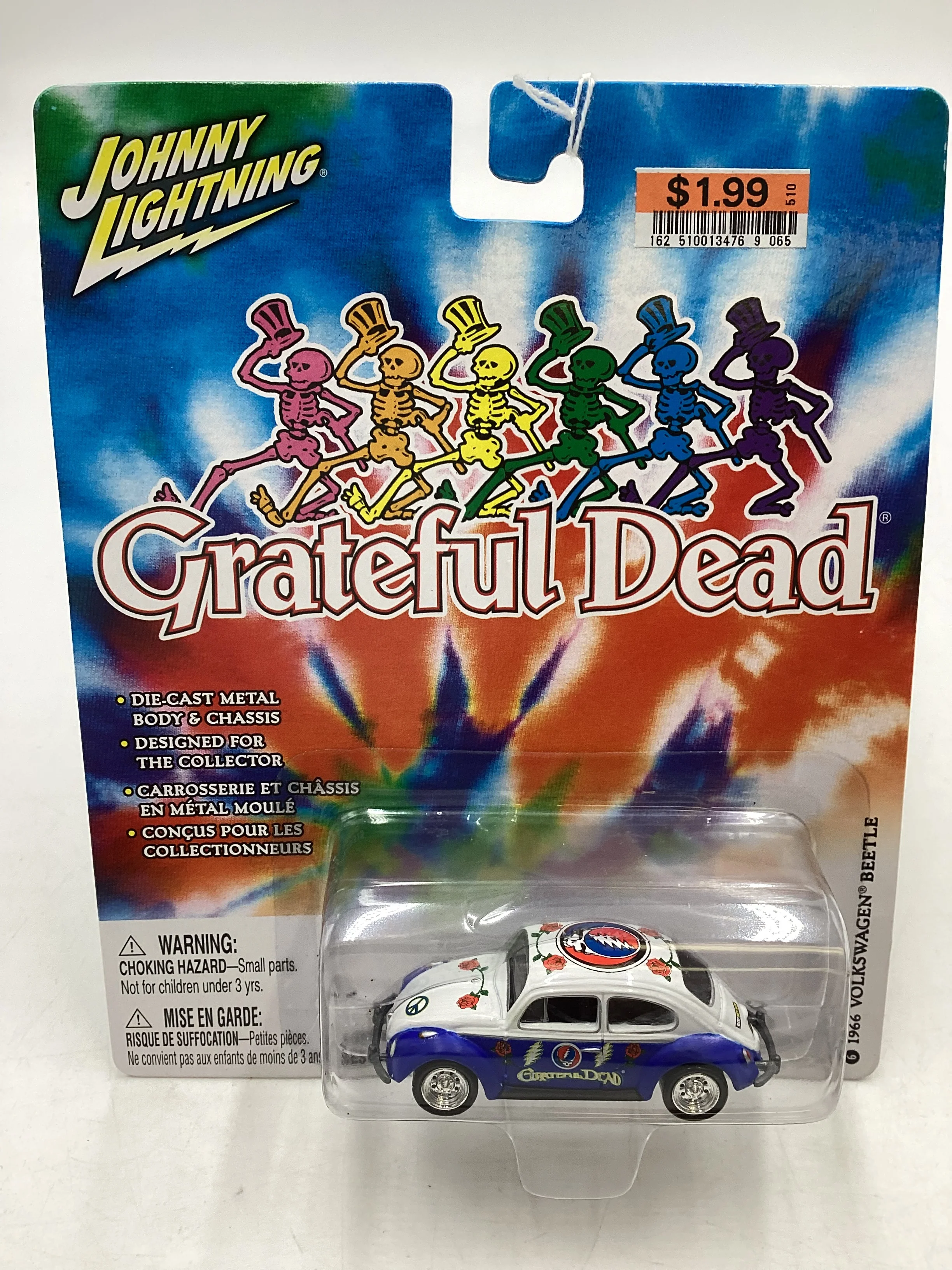Johnny Lightning Grateful Dead 1966 Volkswagen Beetle Blue/White - Image 2