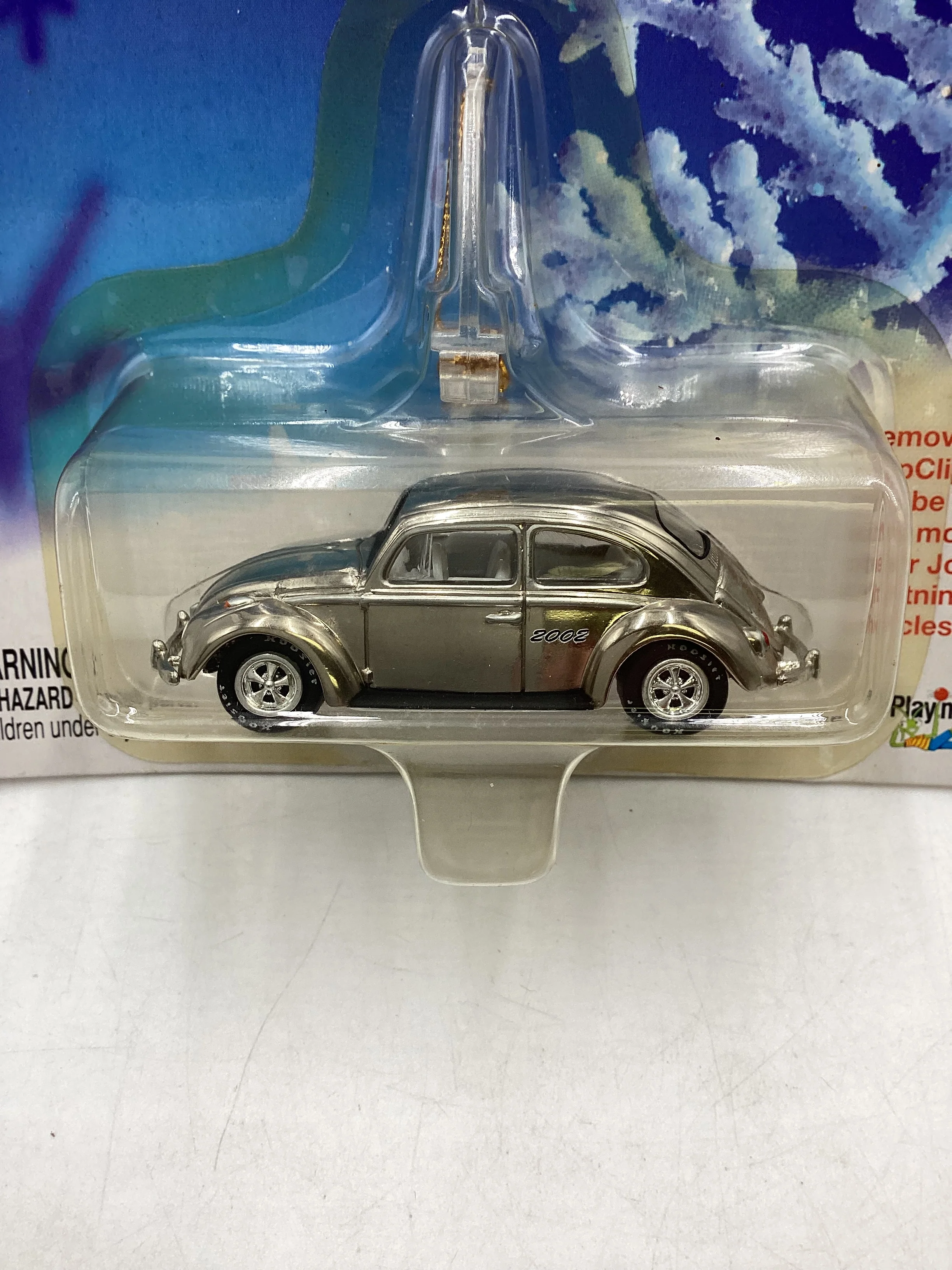 Johnny Lightning Holiday Classic Ornaments 66 VW Beetle Chrome - Image 3