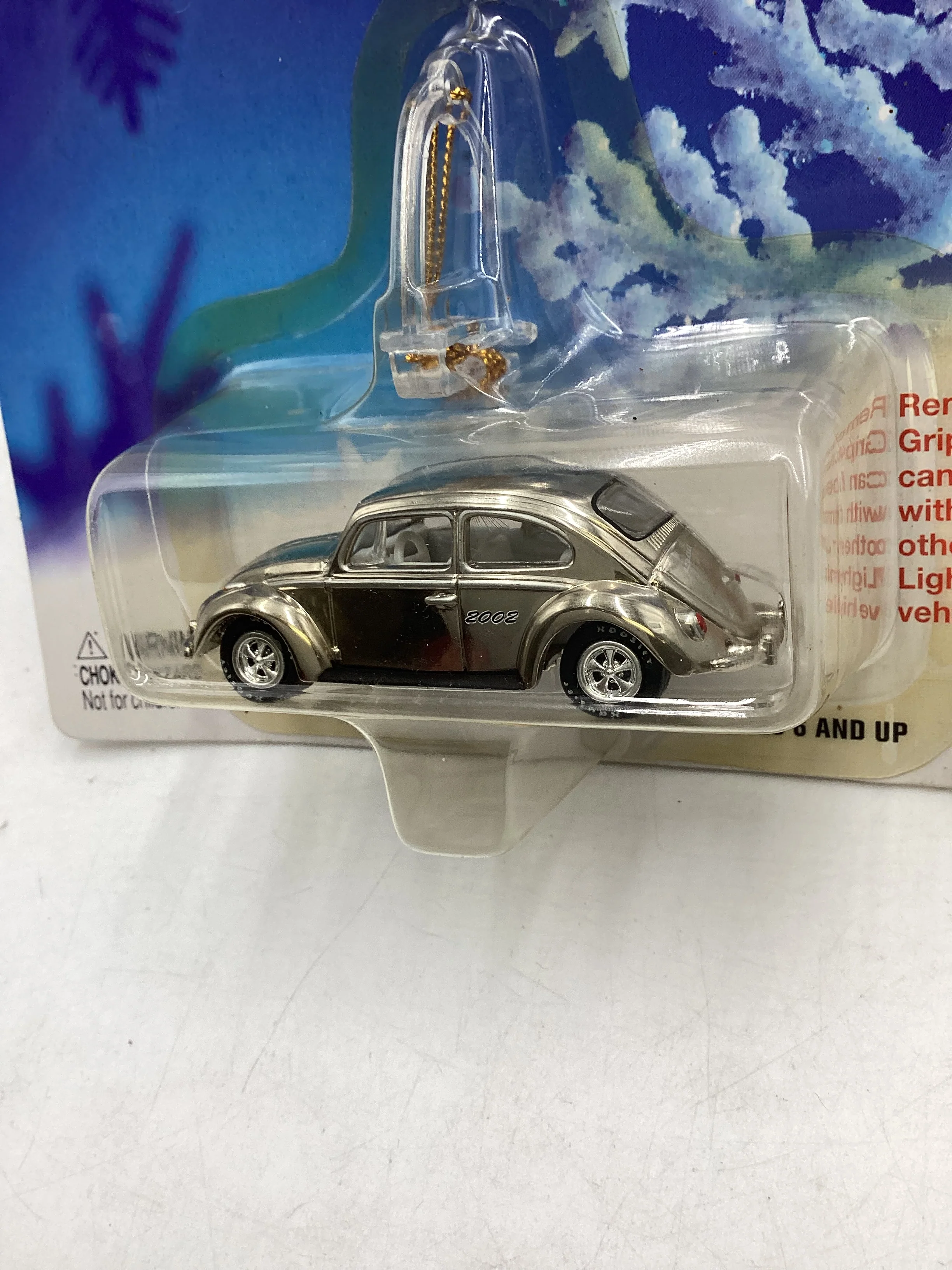 Johnny Lightning Holiday Classic Ornaments 66 VW Beetle Chrome - Image 4