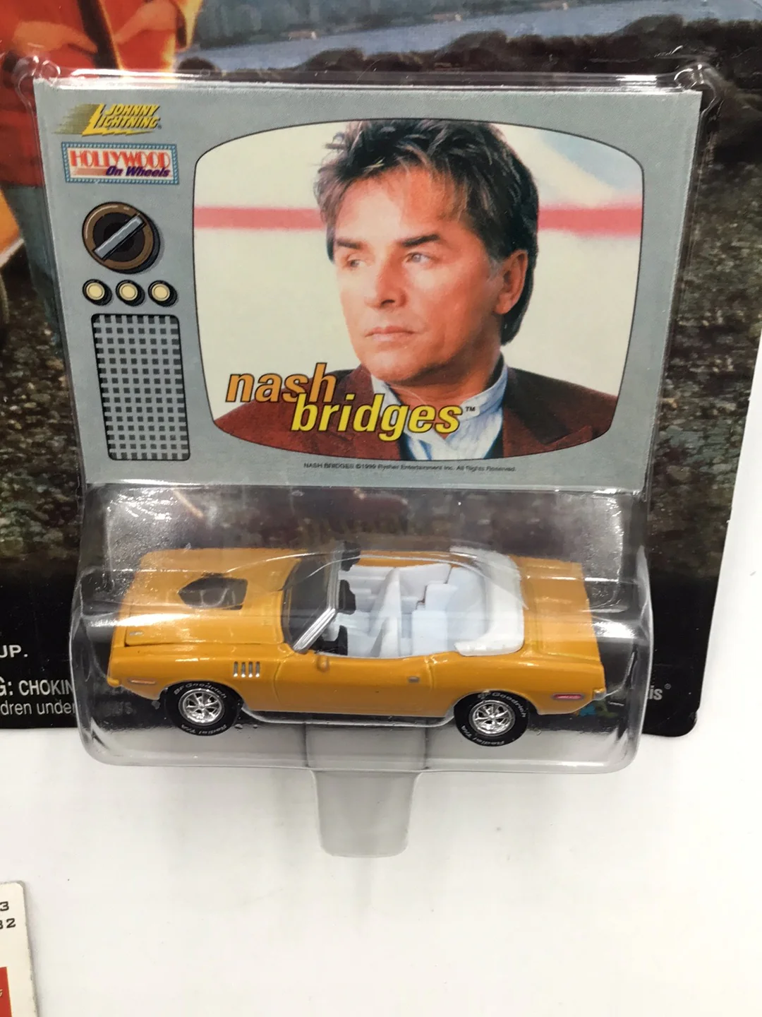Johnny Lightning Hollywood on wheels Nash Bridges 1971 Hemi Cuda OO1 - Image 5