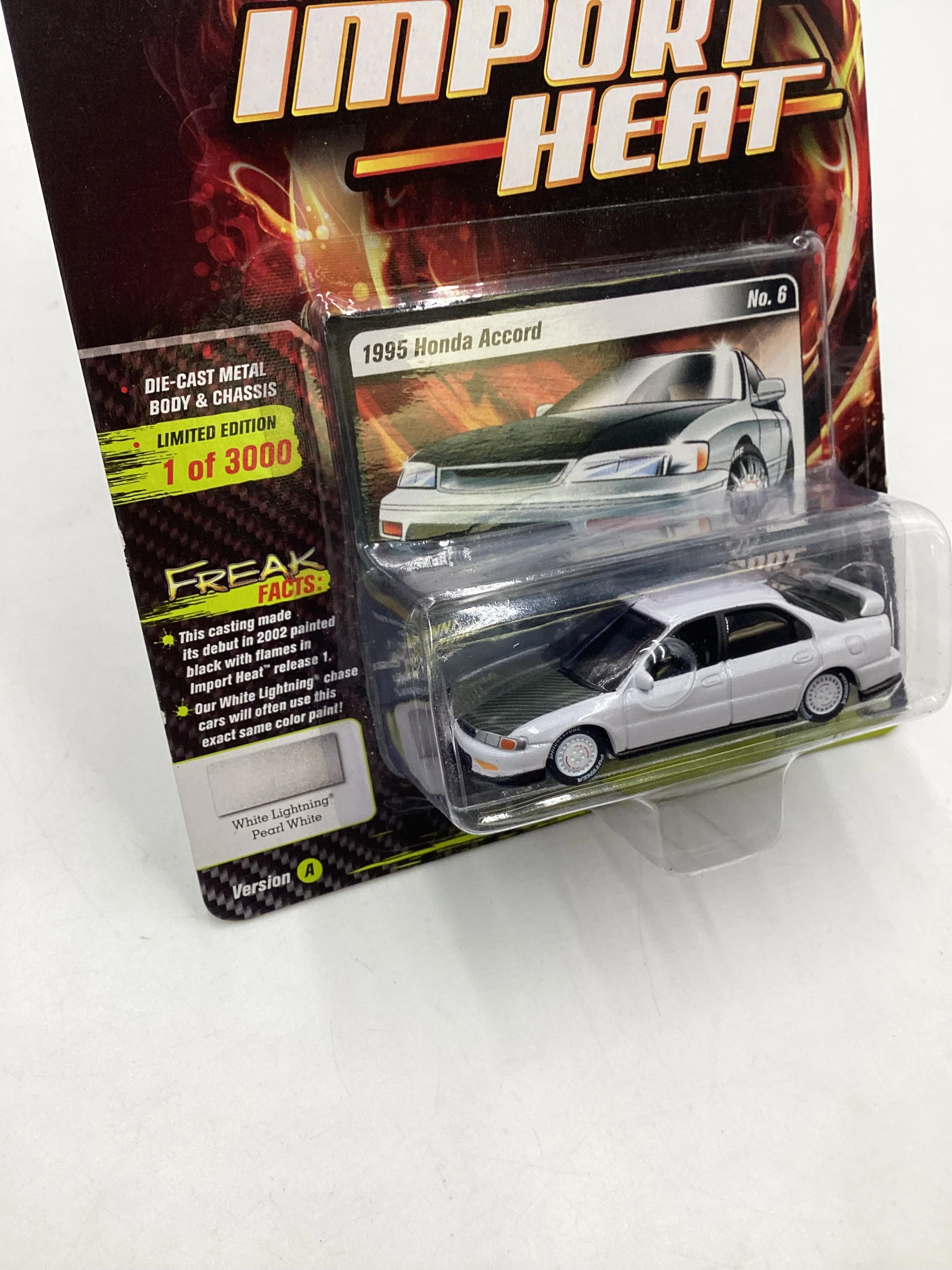 Johnny lightning Import heat #6 1995 Honda Accord White *Vein* 192A - Image 4