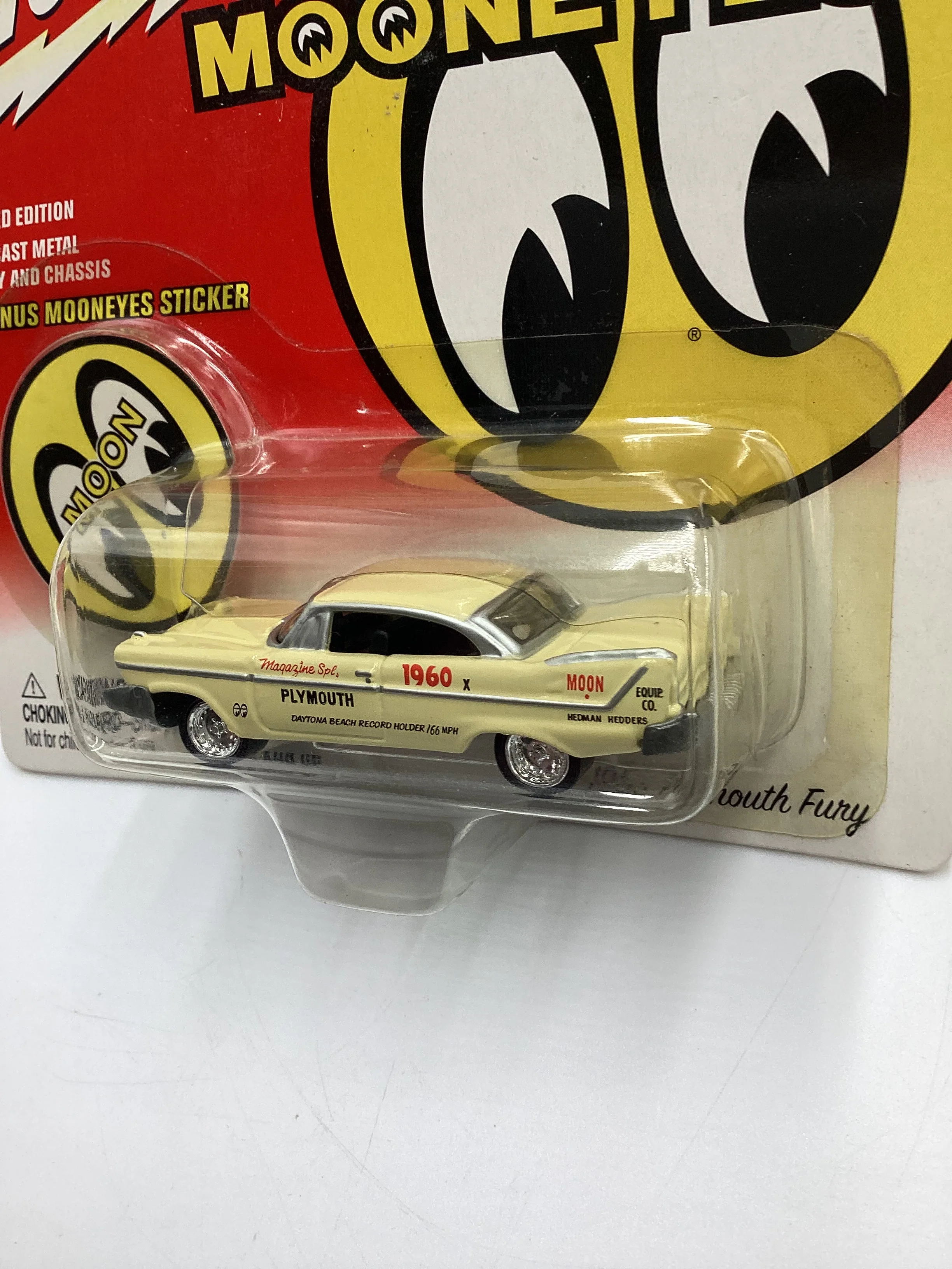 Johnny Lightning Mooneyes 1958 Plymouth Fury Yellow 232A - Image 4