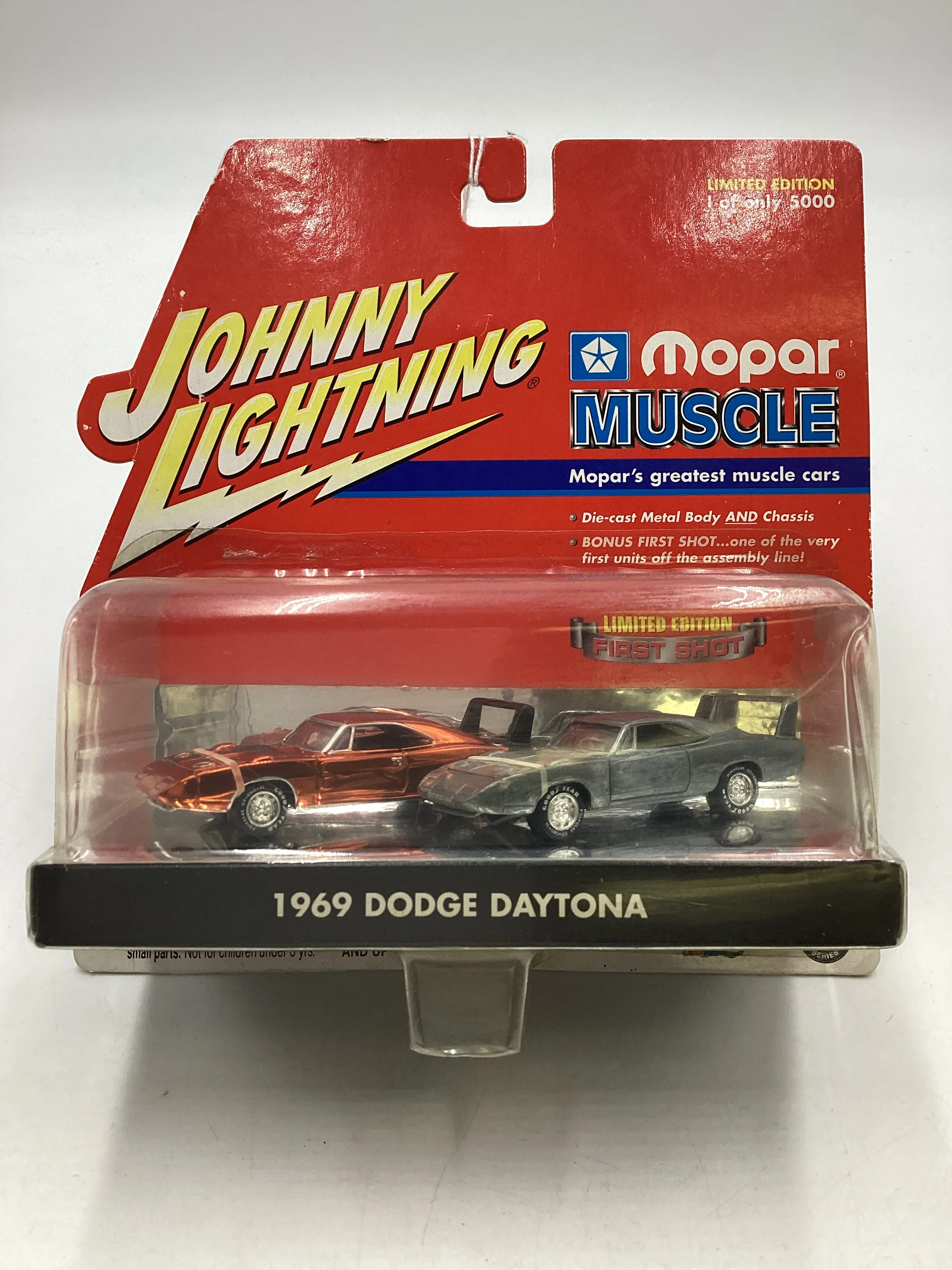 Johnny Lightning Mopar Muscle First Shot 1969 Dodge Daytona - Image 2
