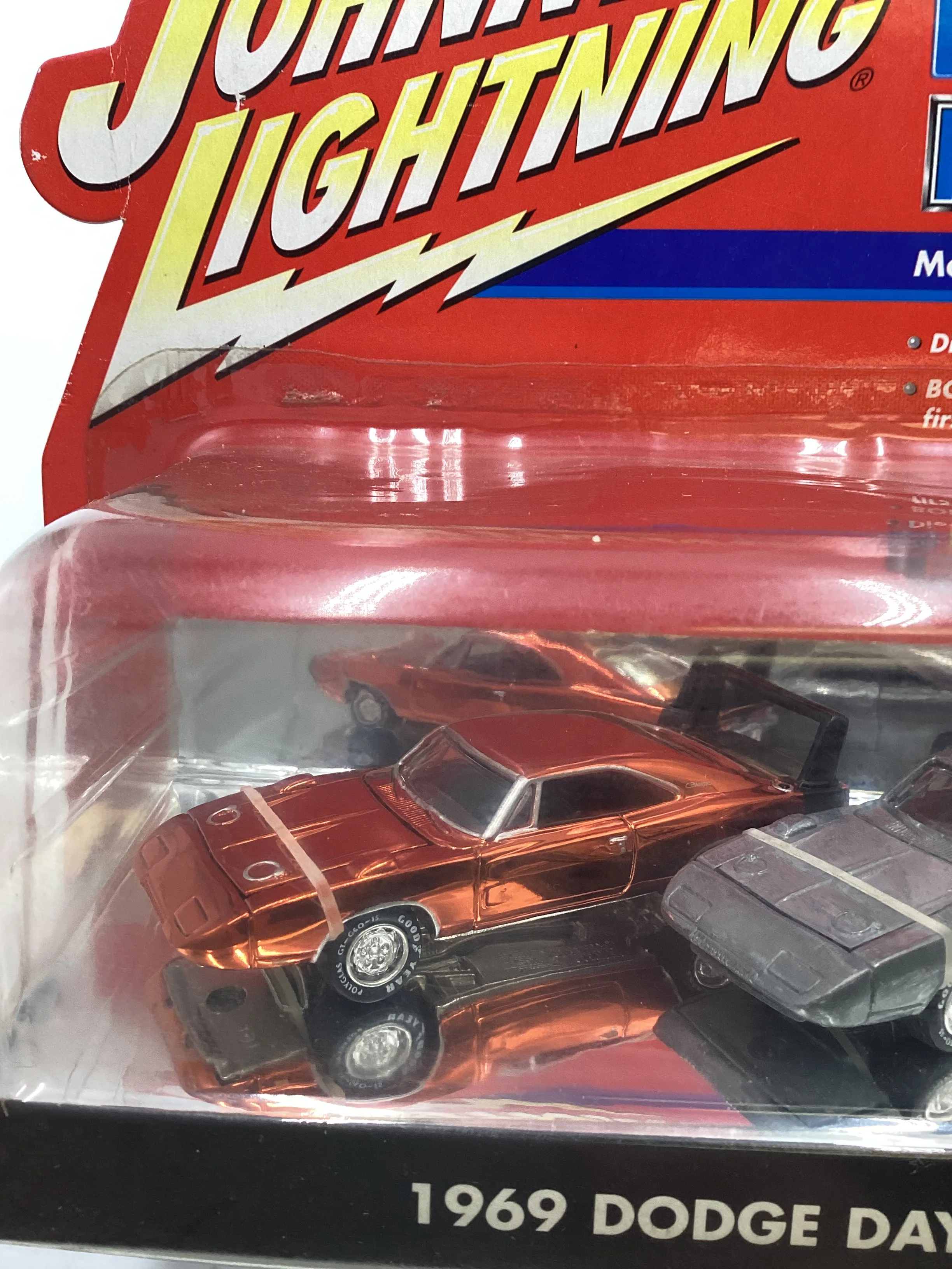 Johnny Lightning Mopar Muscle First Shot 1969 Dodge Daytona - Image 3