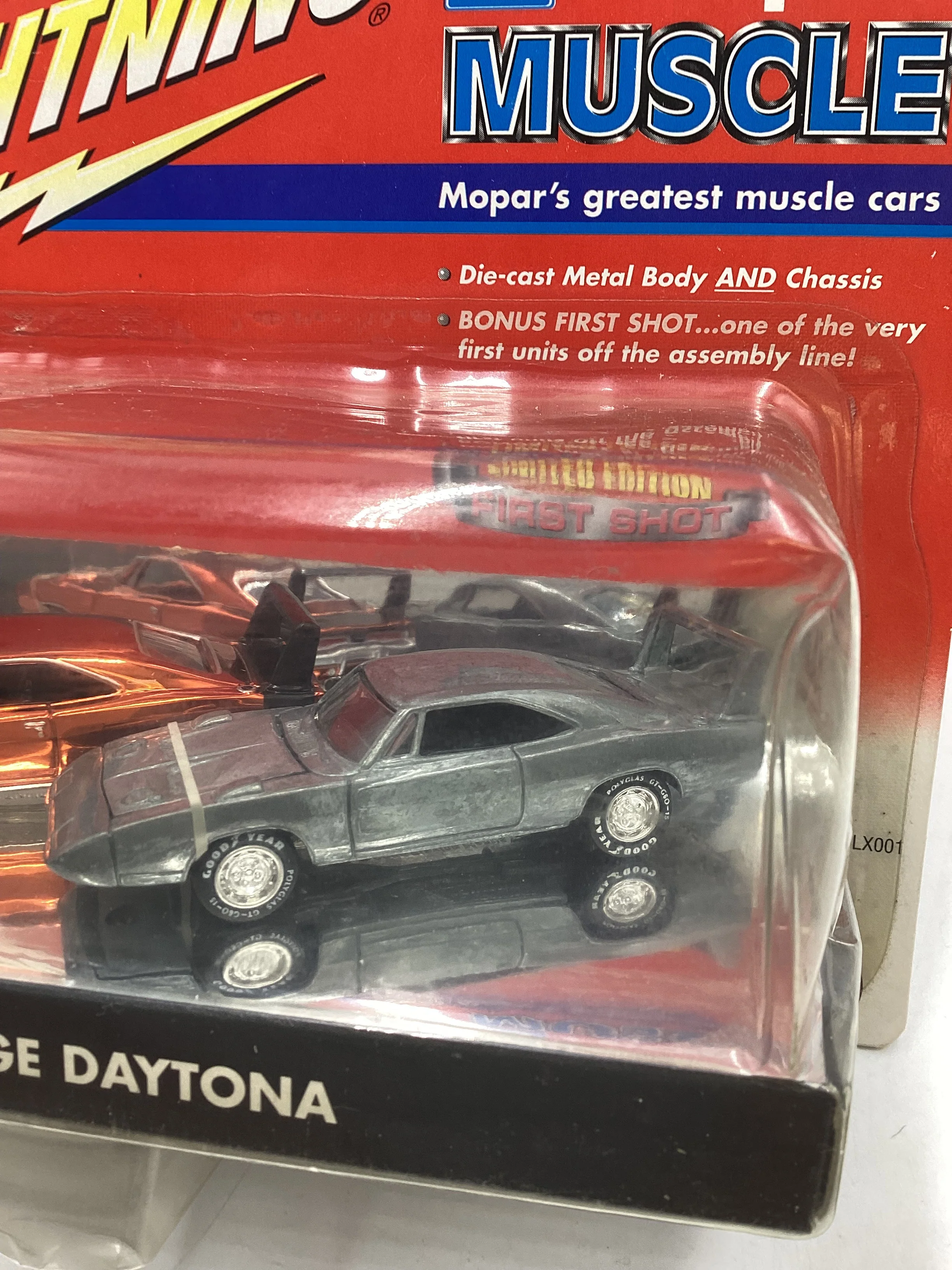Johnny Lightning Mopar Muscle First Shot 1969 Dodge Daytona - Image 4