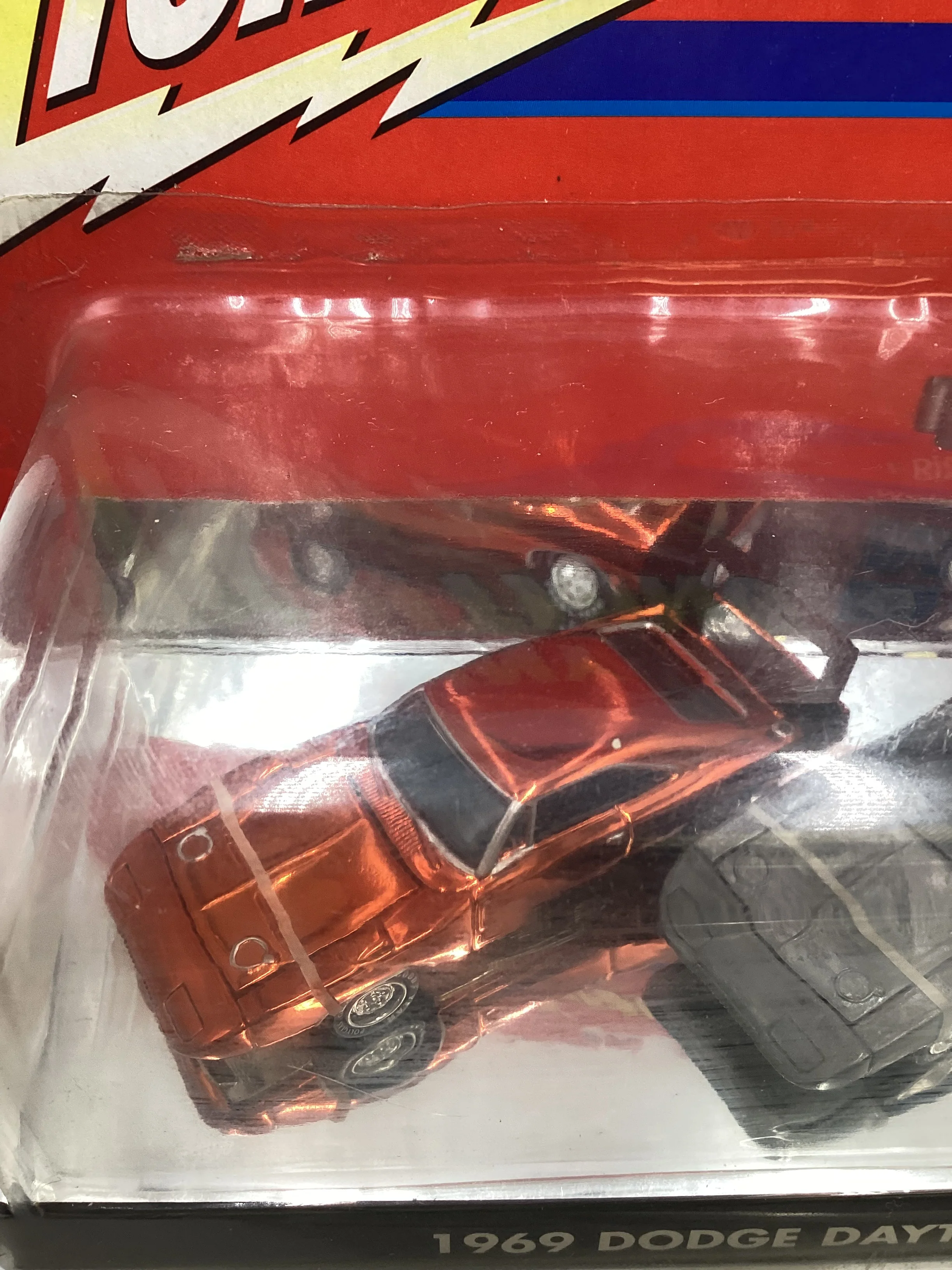 Johnny Lightning Mopar Muscle First Shot 1969 Dodge Daytona - Image 6
