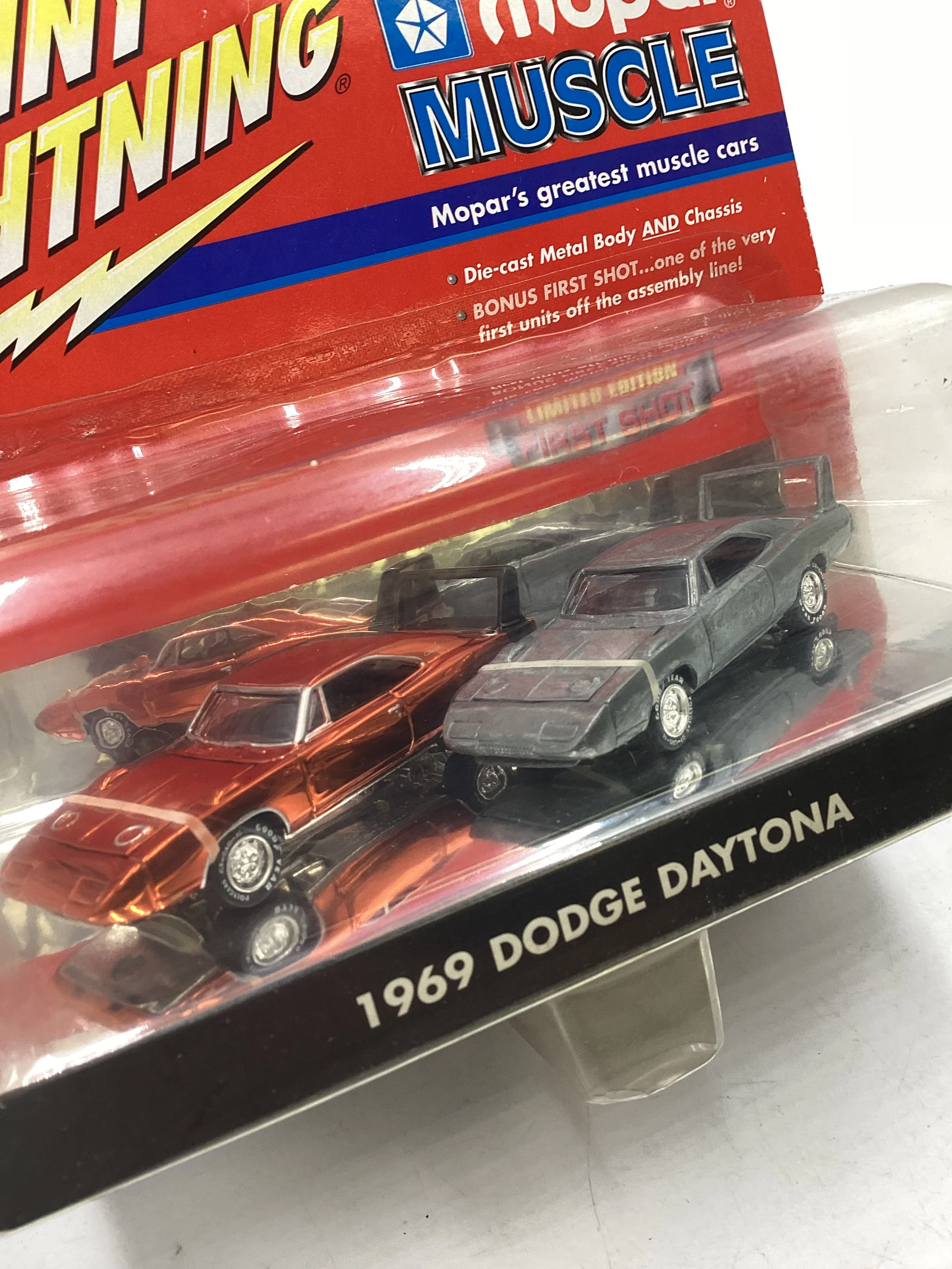 Johnny Lightning Mopar Muscle First Shot 1969 Dodge Daytona - Image 8