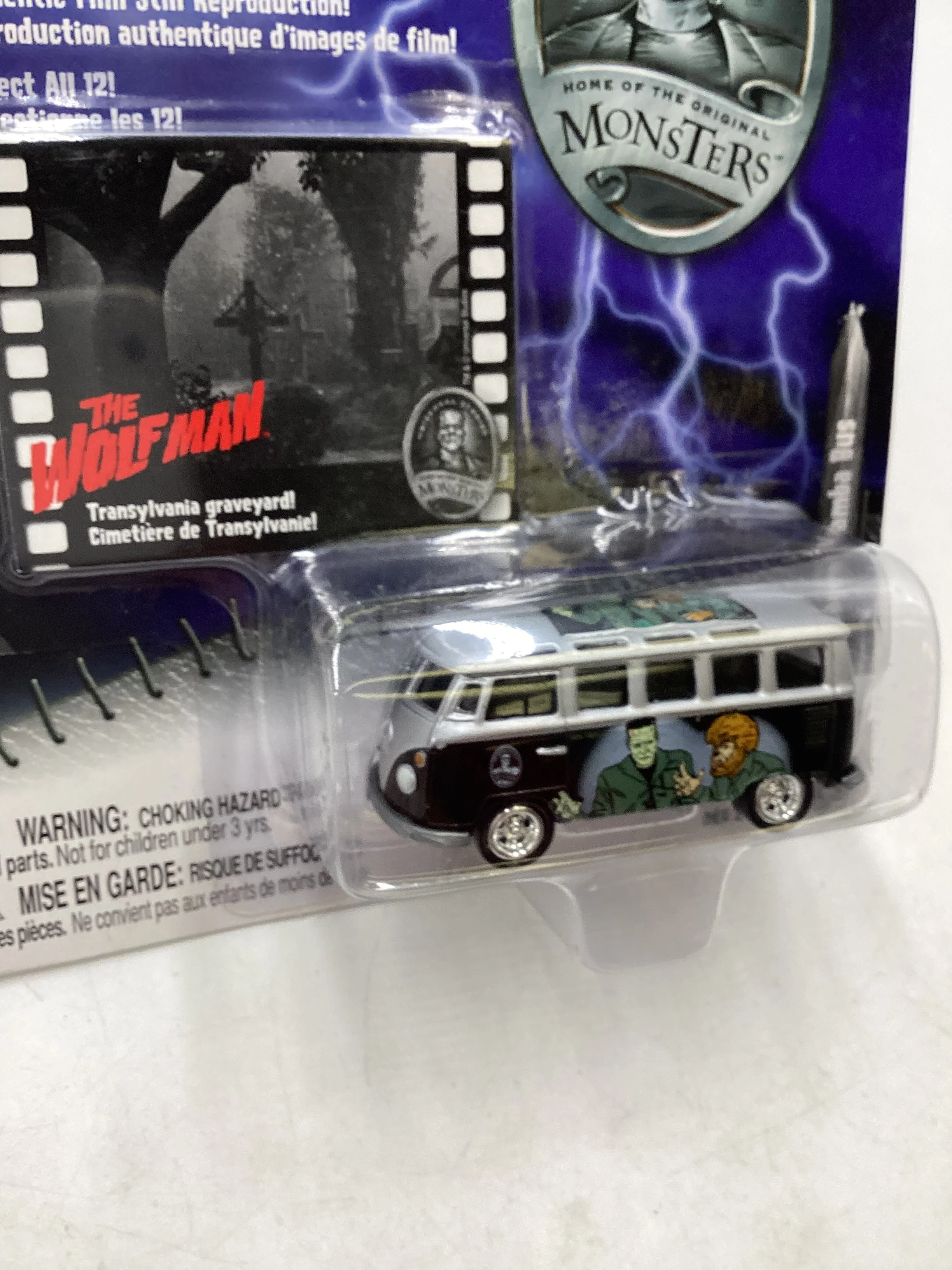 Johnny Lightning The Wolfman 65 Volkswagen Samba Bus 220A - Image 4