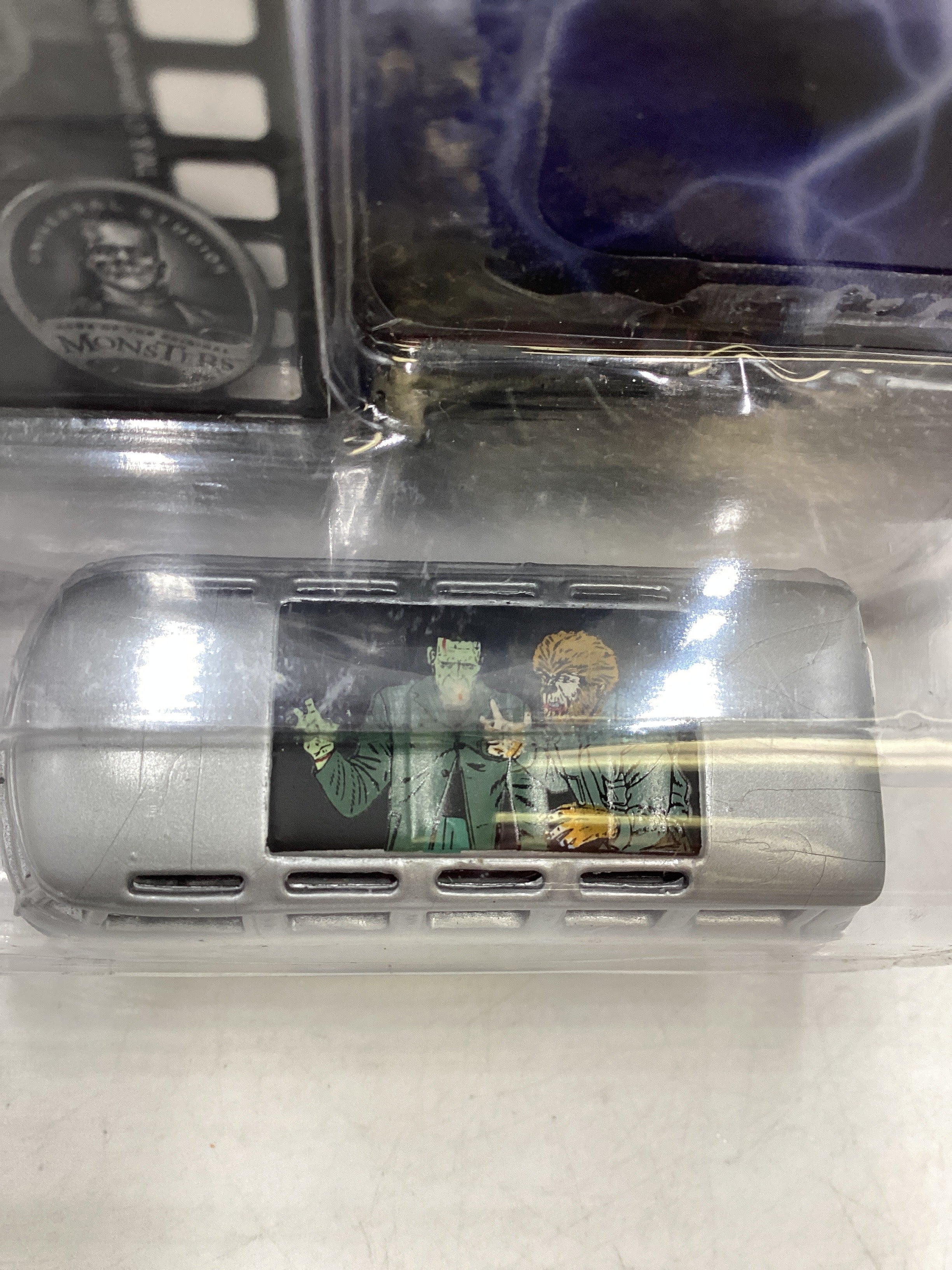 Johnny Lightning The Wolfman 65 Volkswagen Samba Bus 220A - Image 7