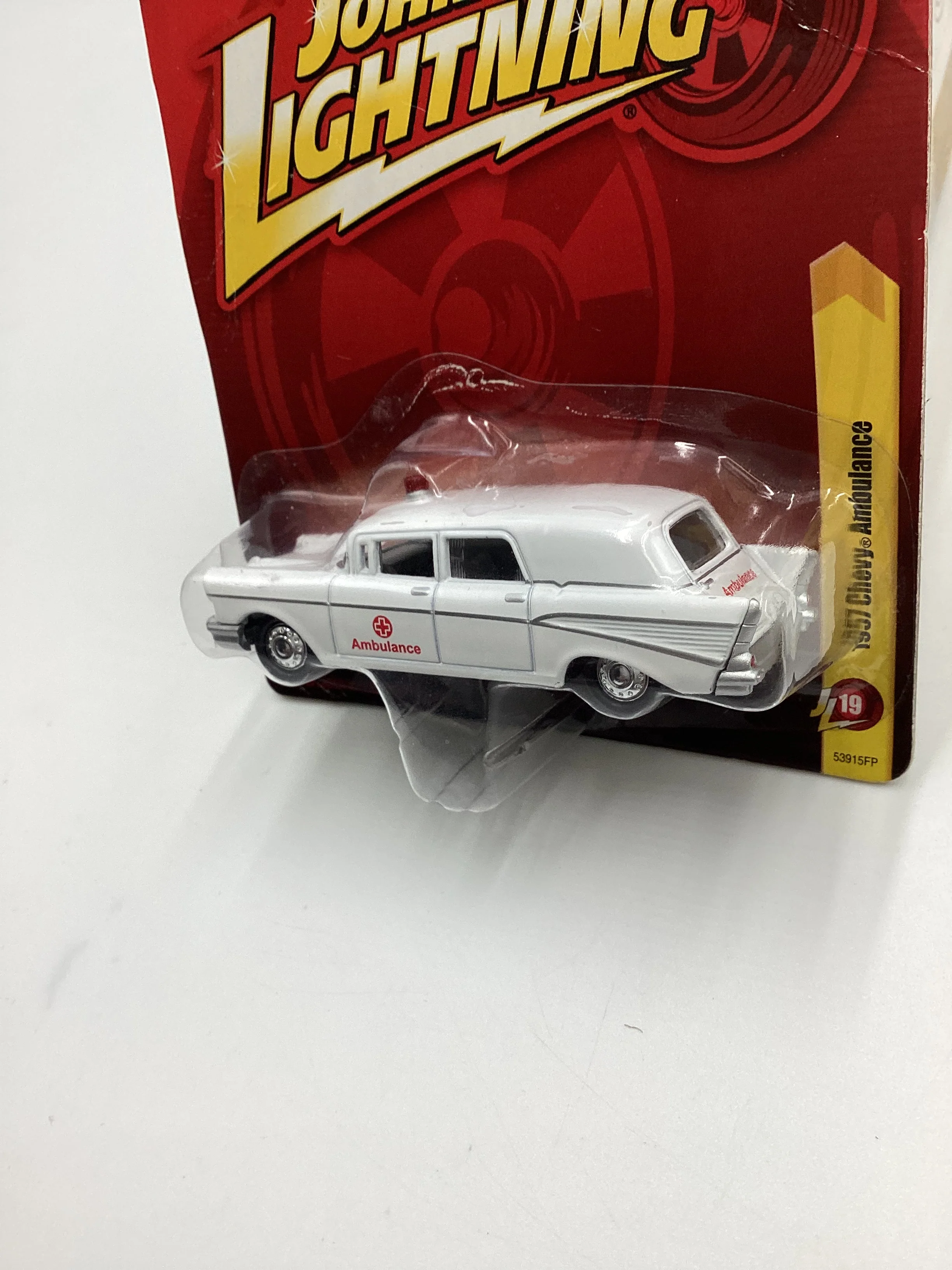 Johnny lightning Tomy #19 Chevy 1950 Chevy Ambulance White Bad Card 227H - Image 4