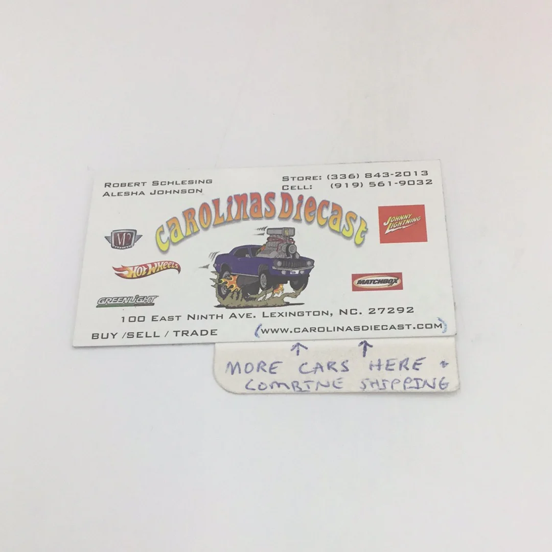 Johnny lightning Tow & Go 1981 Jeep Wagoneer with Tiny House ver. A 220H - Image 5
