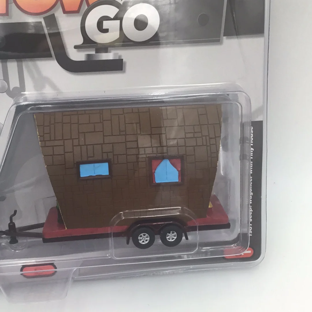 Johnny lightning Tow & Go 1981 Jeep Wagoneer with Tiny House ver. B 220H - Image 3