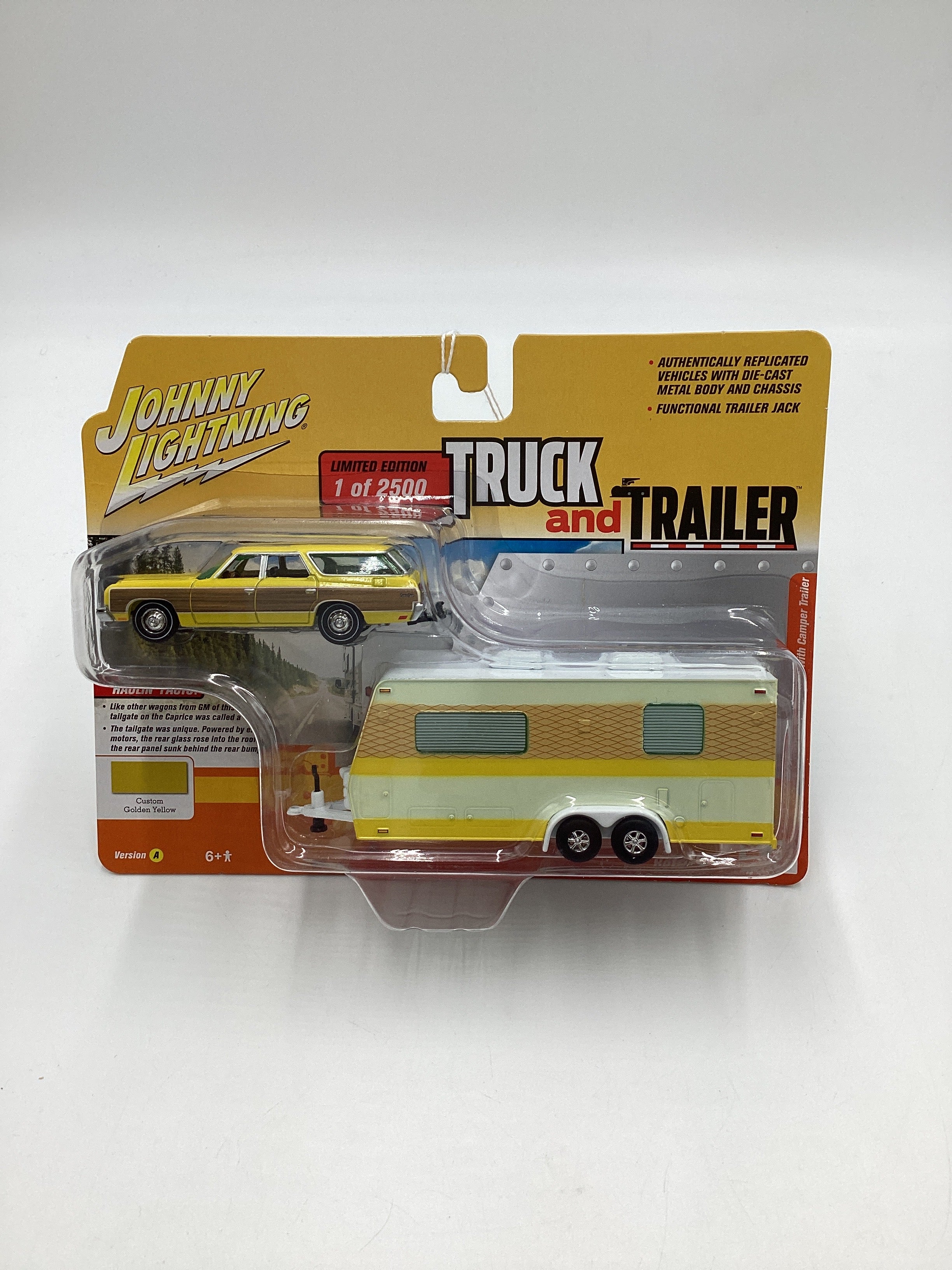 Johnny Lightning Truck And Trailer Yellow 1973 Chevy Caprice Wagon / Camper Trailer 220H - Image 2