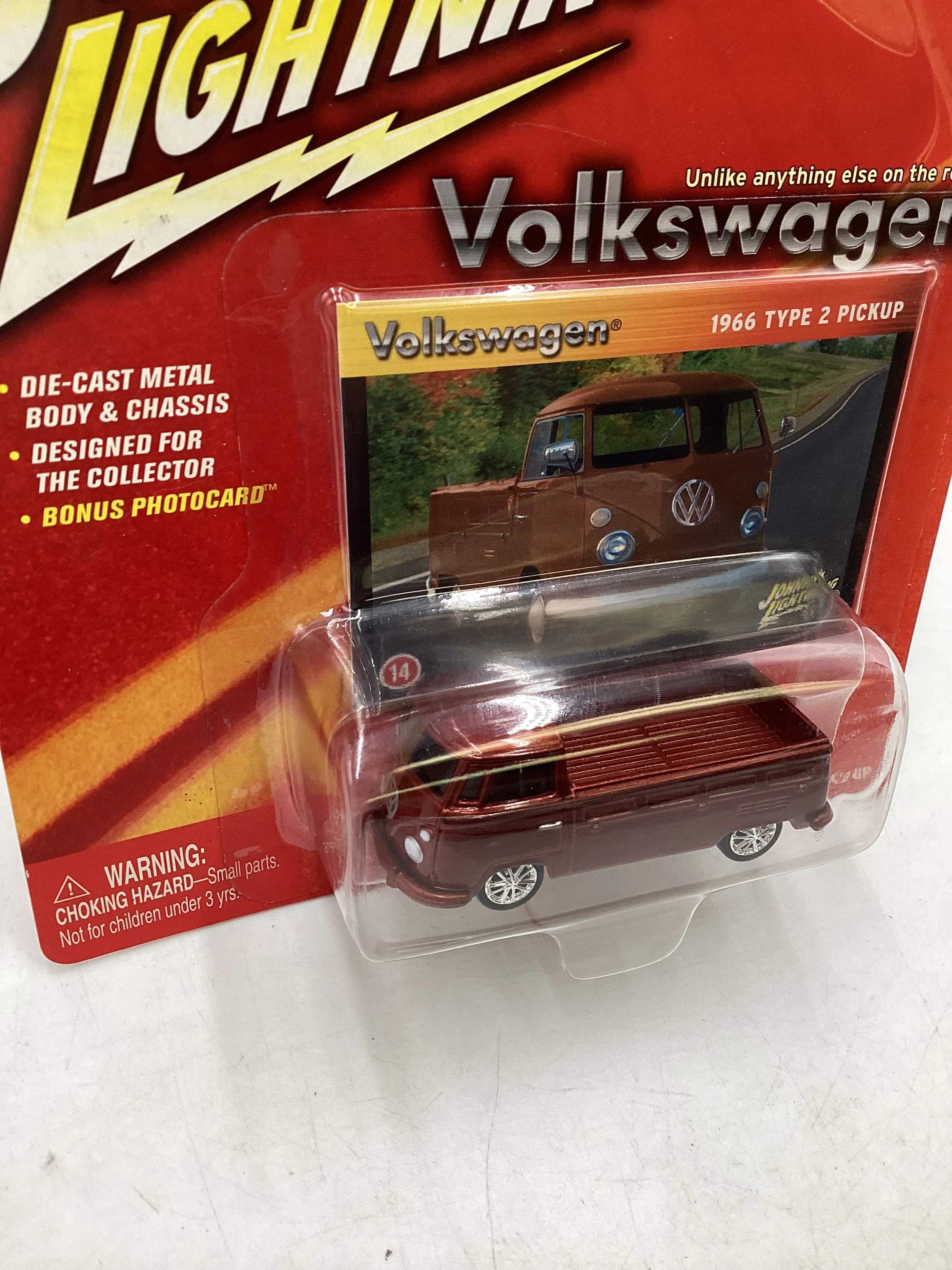 Johnny Lightning Volkswagen Series 1966 Type 2 Pickup 220B - Image 5