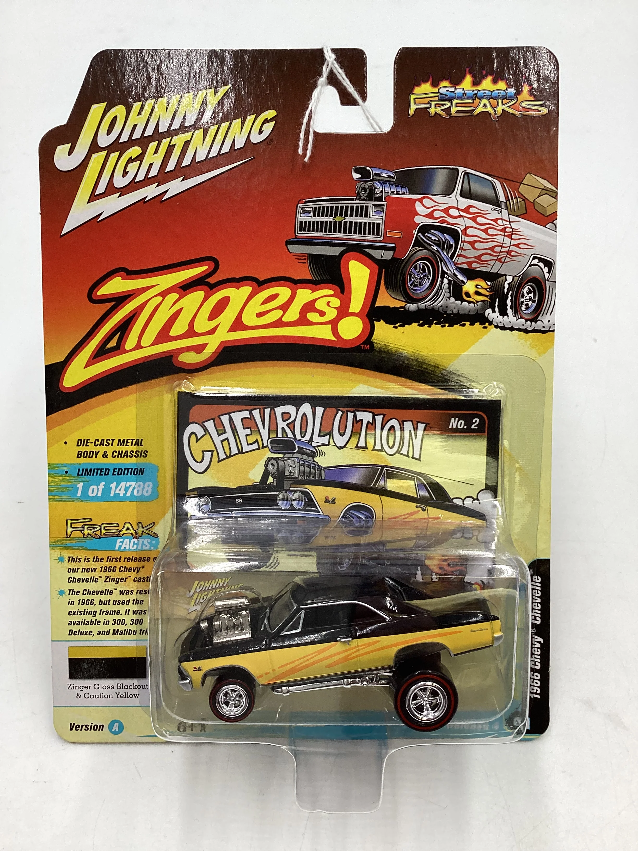 Johnny Lightning ZINGERS Series 2 1966 Chevy Chevelle Yellow/Black 186G - Image 2