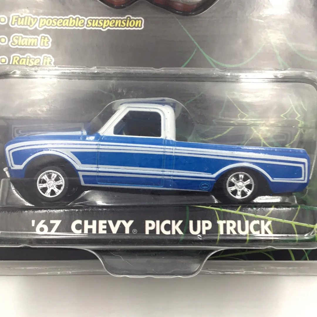 Loc Riderz 67 Chevy Pick Up Truck with poseable suspension - Image 2
