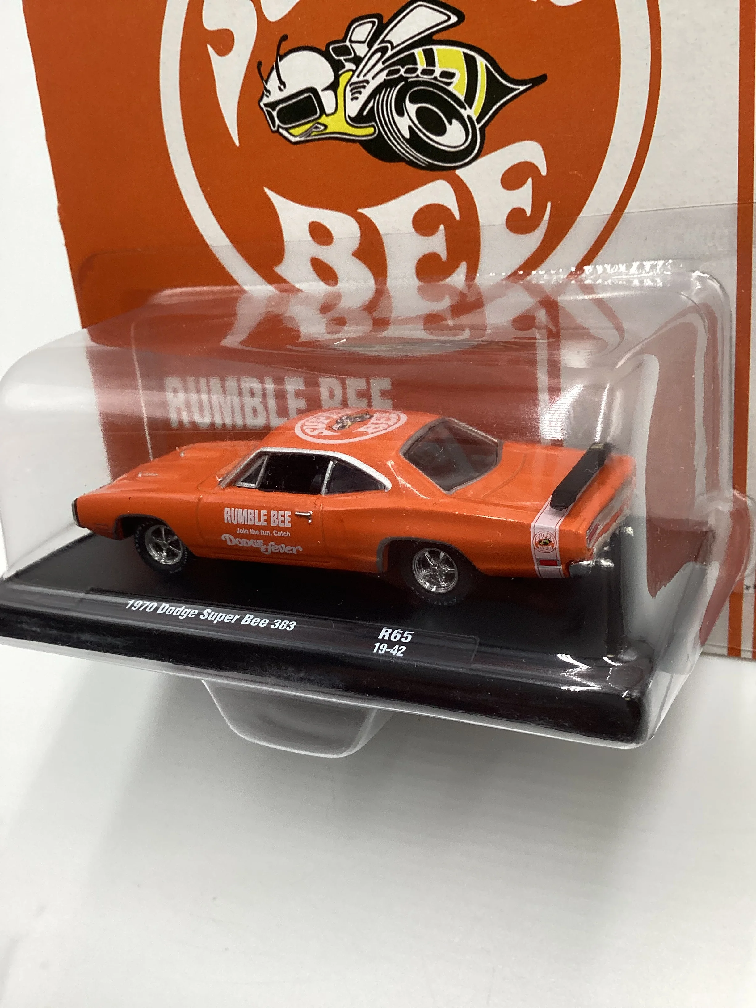 M2 Machines Auto Drivers Superbee 1970 Dodge Super Bee 383 R66 Orange 195E - Image 4