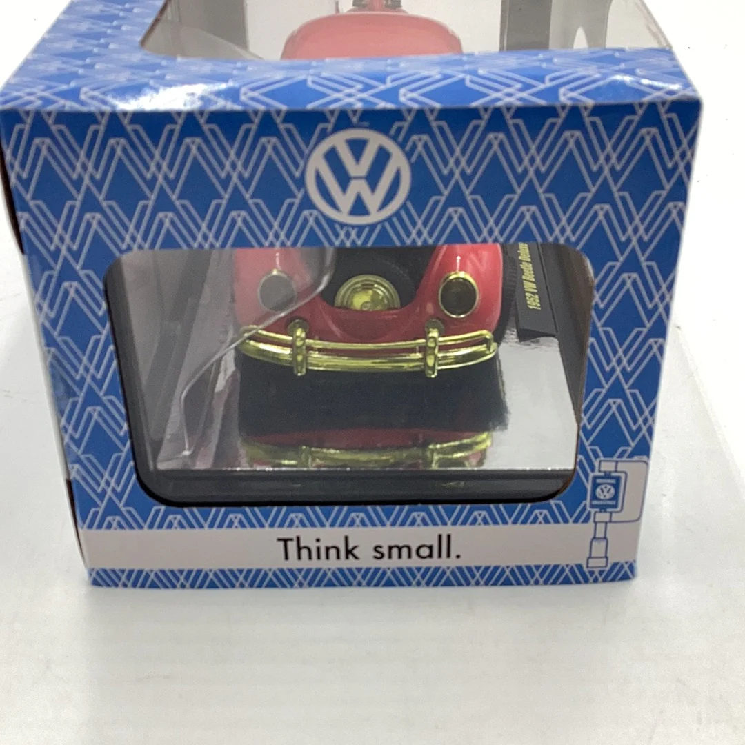 M2 Machines 1/24 1952 VW Beetle Deluxe Model chase R85 - Image 3