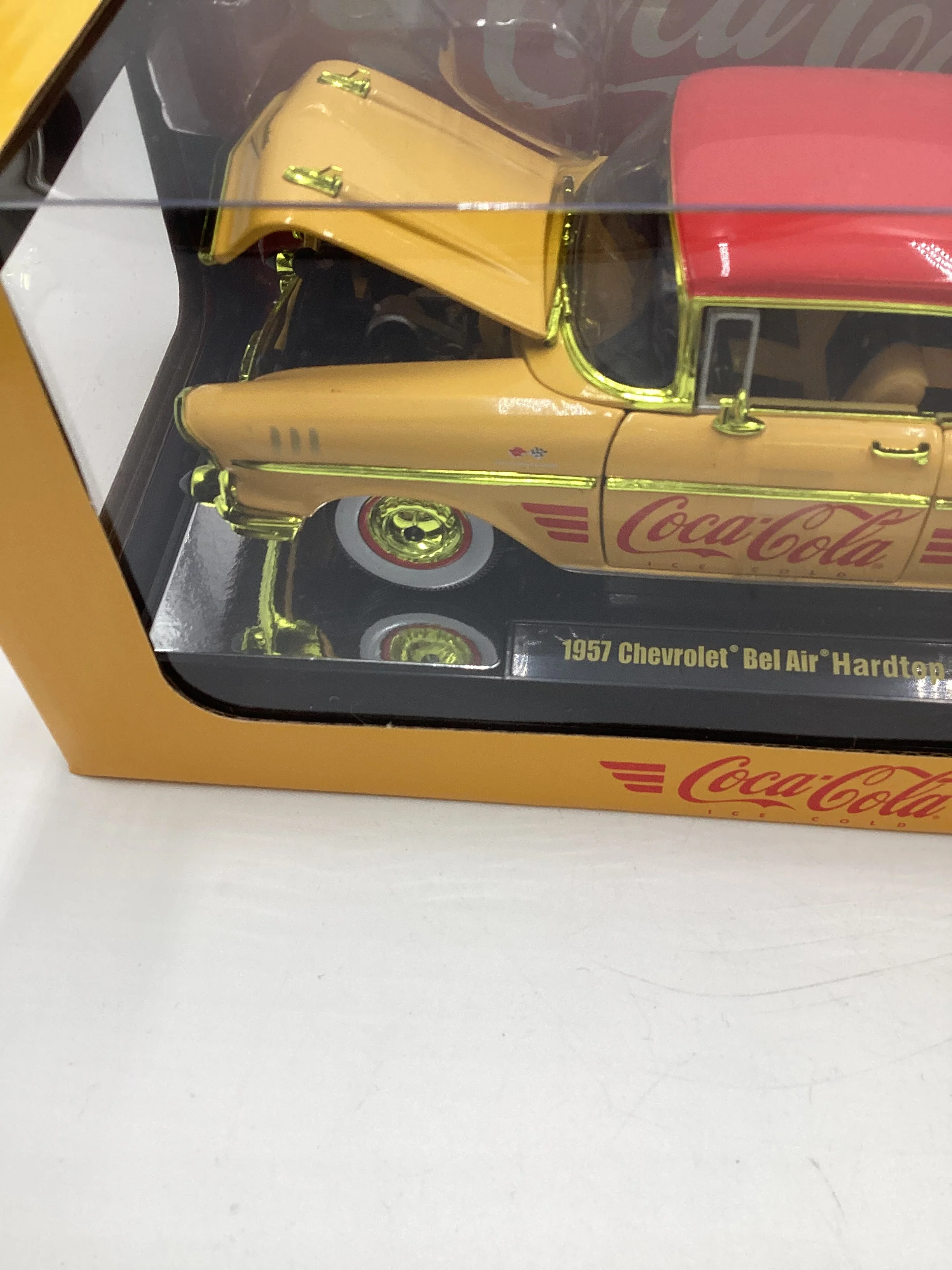 M2 Machines 1/24 Walmart Exclusive Coca Cola 1957 Chevrolet Bel Air Hardtop Yellow WMTS01 CHASE - Image 3